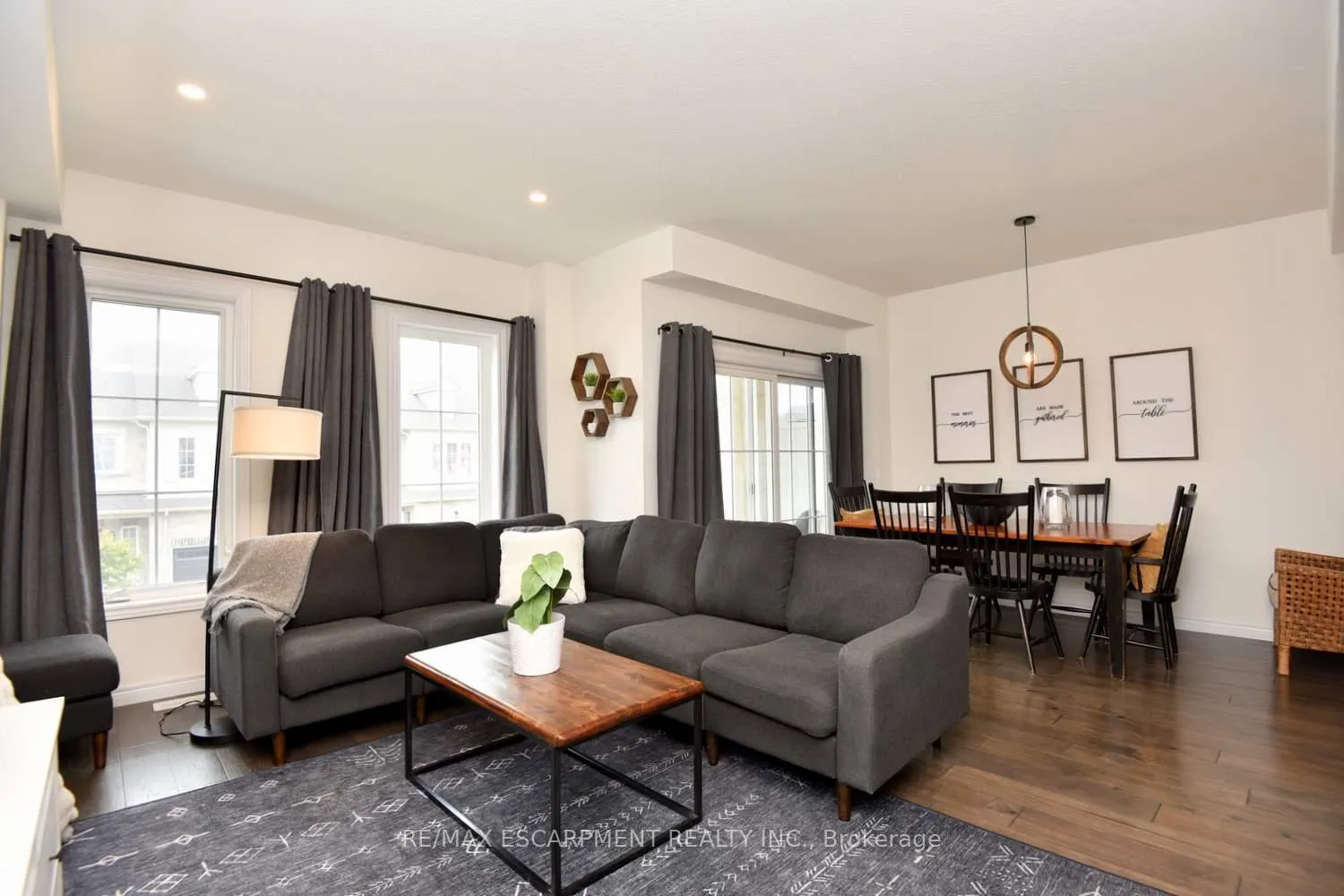 Photo 8 of 8 Sharp Drive, Hamilton, Ancaster — HOMEH