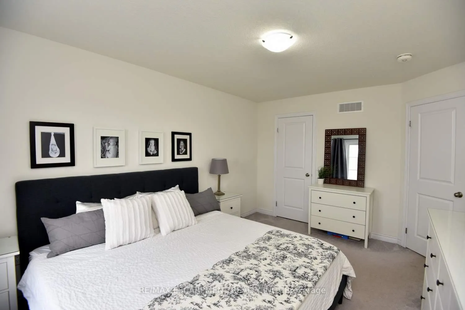Photo 21 of 8 Sharp Drive, Hamilton, Ancaster — HOMEH