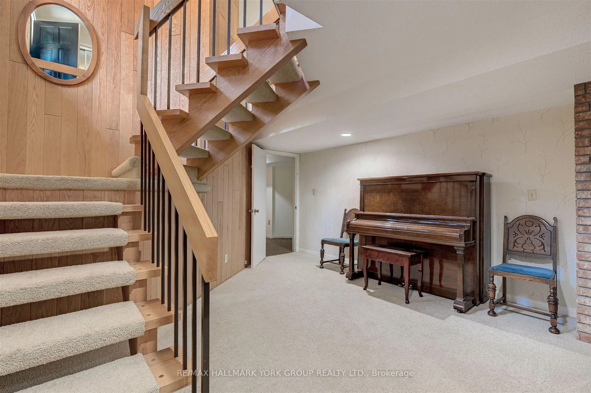 Photo 27 of 121 Manitou Drive, King, King City — HOMEH