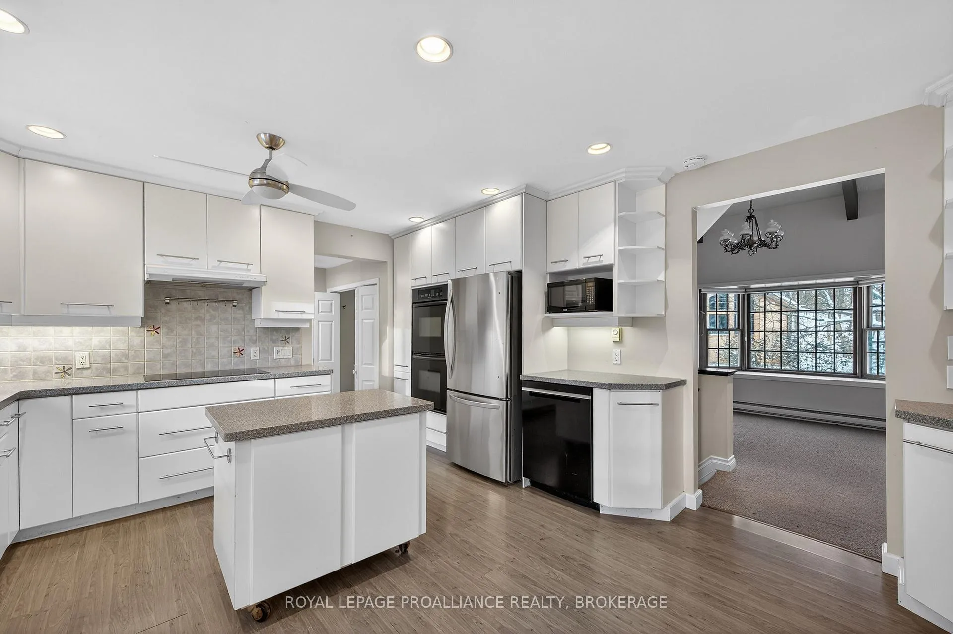 Photo 6 of 3961 Waterfall Lane, Frontenac, Frontenac South — HOMEH