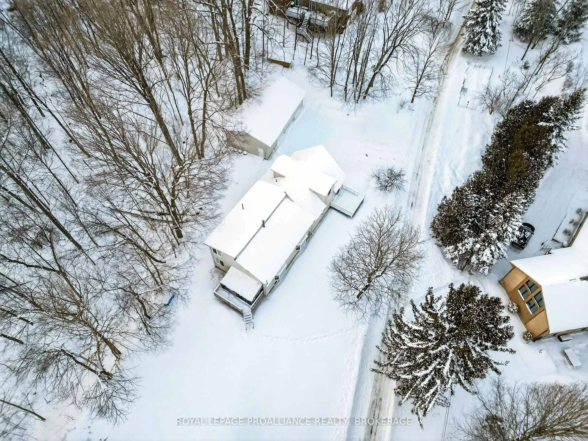 Photo 47 of 3961 Waterfall Lane, Frontenac, Frontenac South — HOMEH