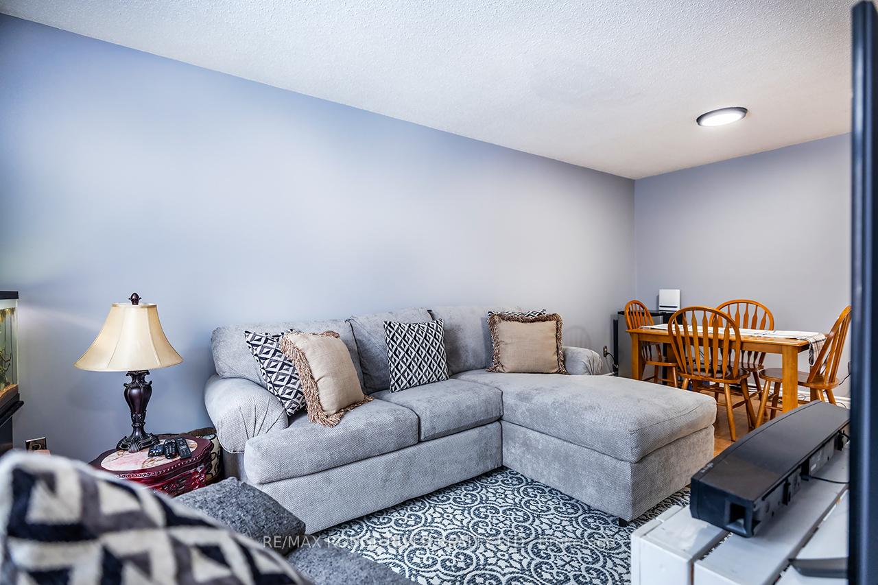 Photo 7 of 107 Galbraith Court, Clarington, Bowmanville — HOMEH