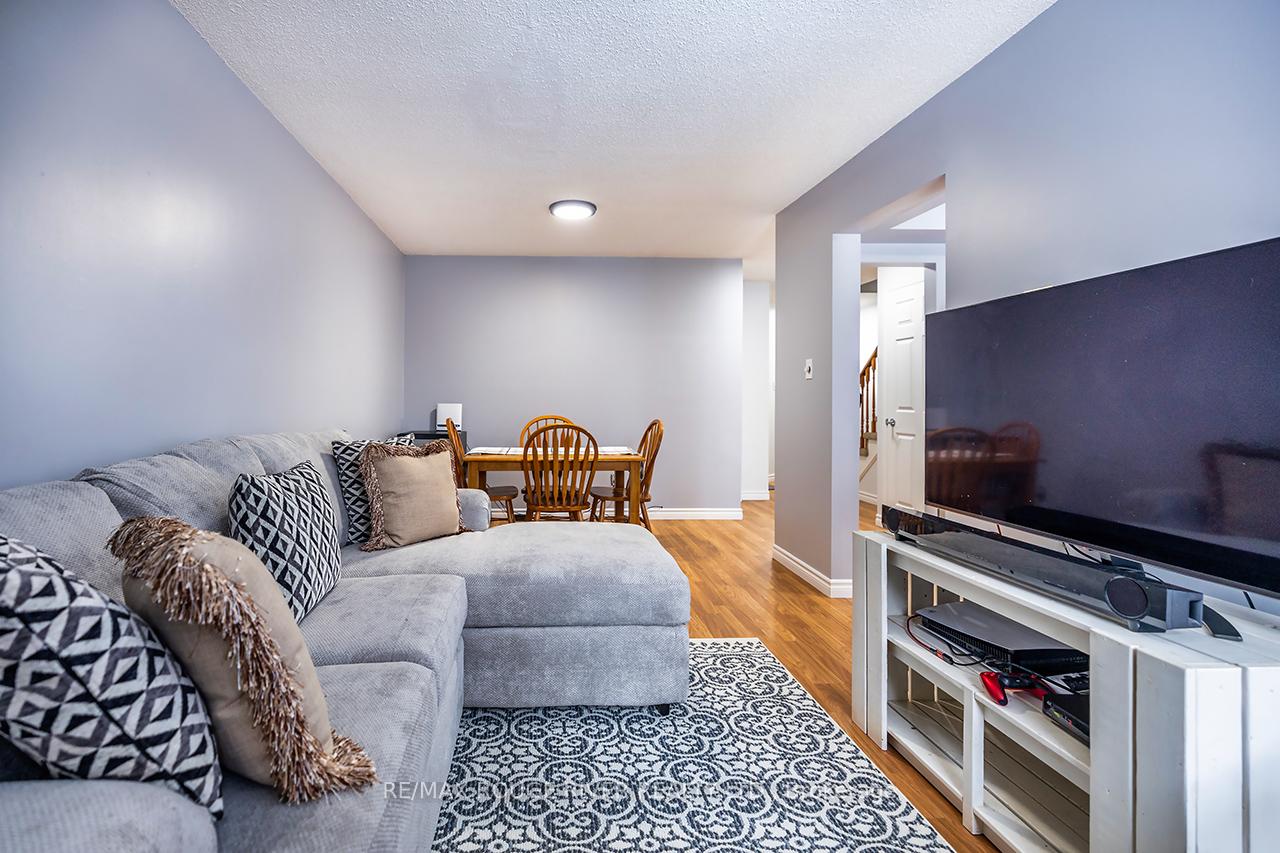 Photo 8 of 107 Galbraith Court, Clarington, Bowmanville — HOMEH