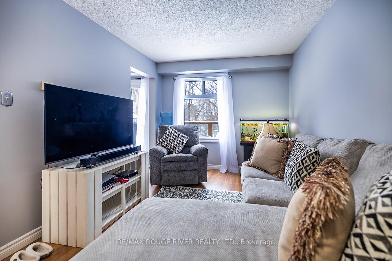 Photo 9 of 107 Galbraith Court, Clarington, Bowmanville — HOMEH
