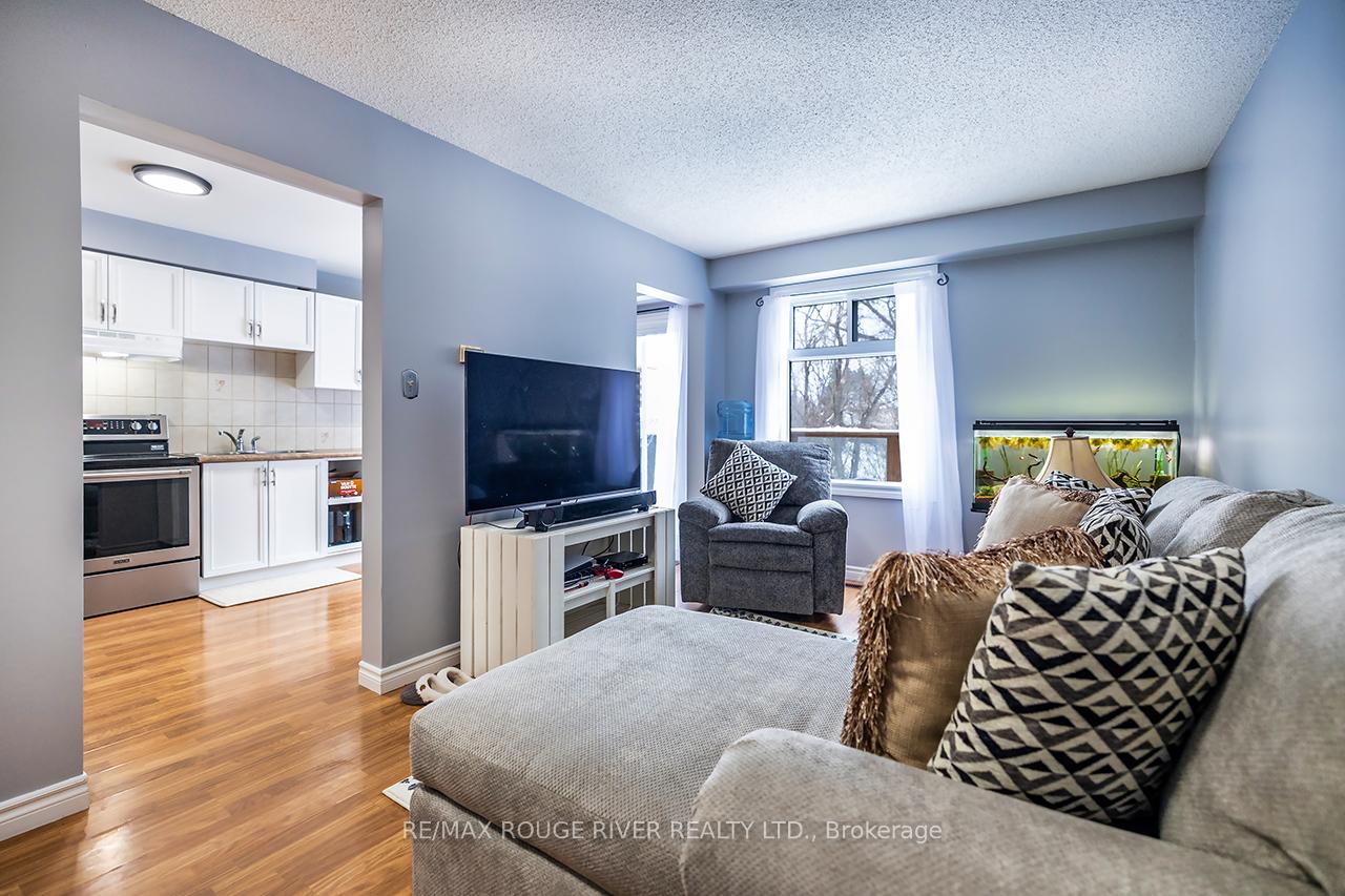 Photo 10 of 107 Galbraith Court, Clarington, Bowmanville — HOMEH