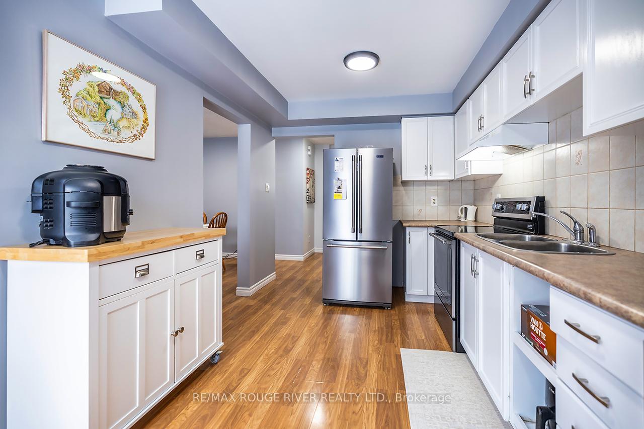 Photo 11 of 107 Galbraith Court, Clarington, Bowmanville — HOMEH