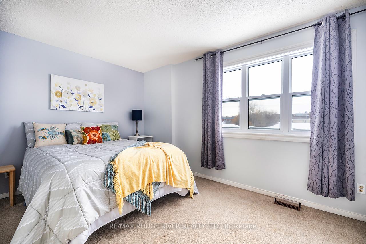 Photo 17 of 107 Galbraith Court, Clarington, Bowmanville — HOMEH