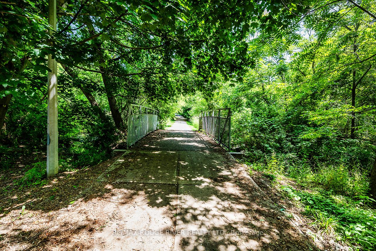 Photo 31 of 107 Galbraith Court, Clarington, Bowmanville — HOMEH