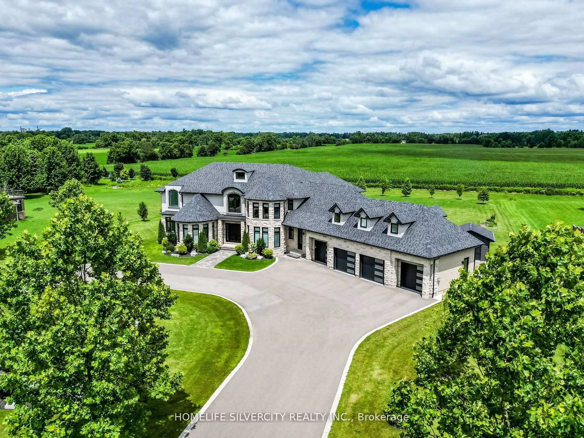 Photo 5 of 63 Poplar Street, Hamilton, Rural Ancaster — HOMEH
