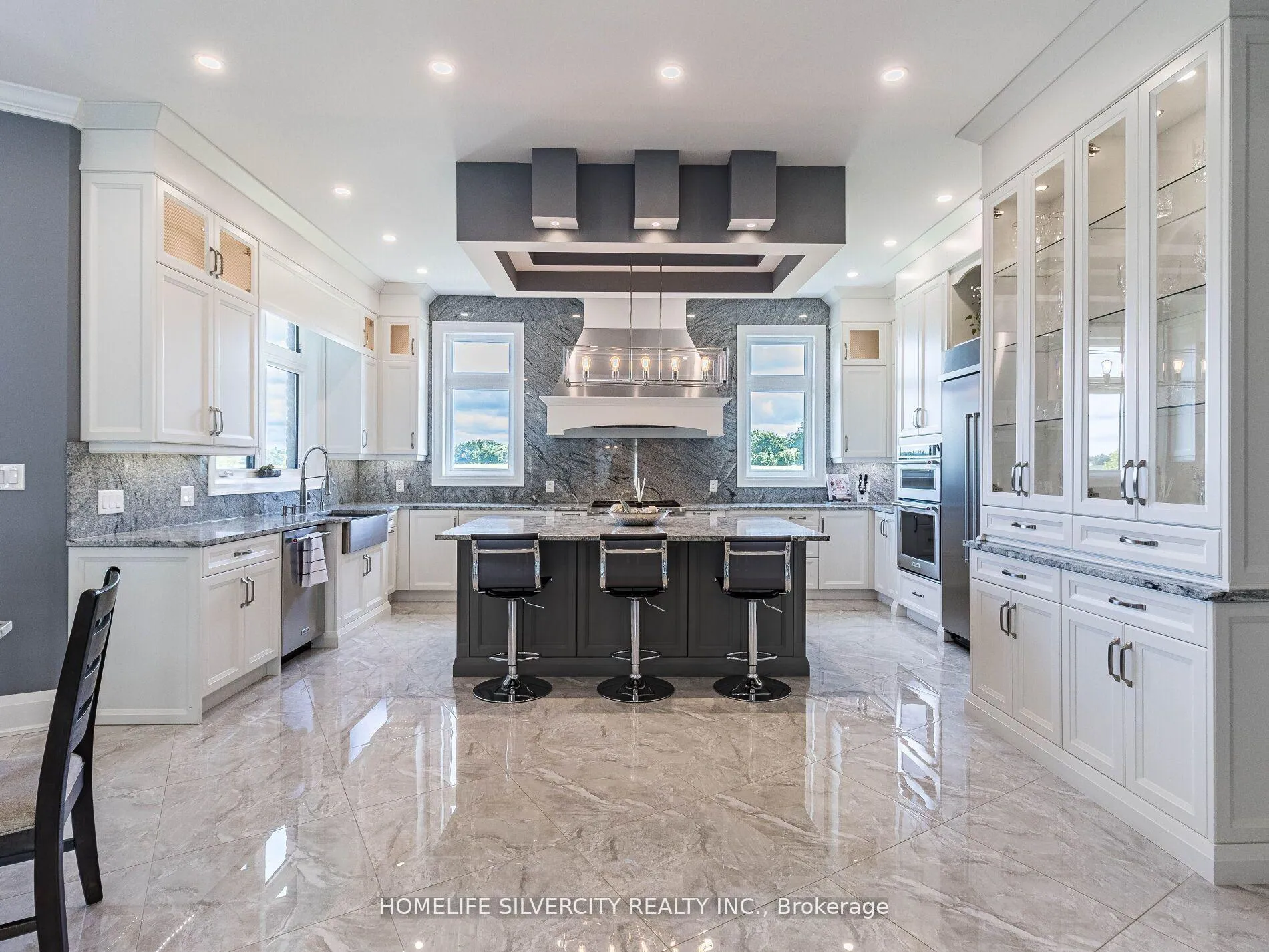 Photo 11 of 63 Poplar Street, Hamilton, Rural Ancaster — HOMEH