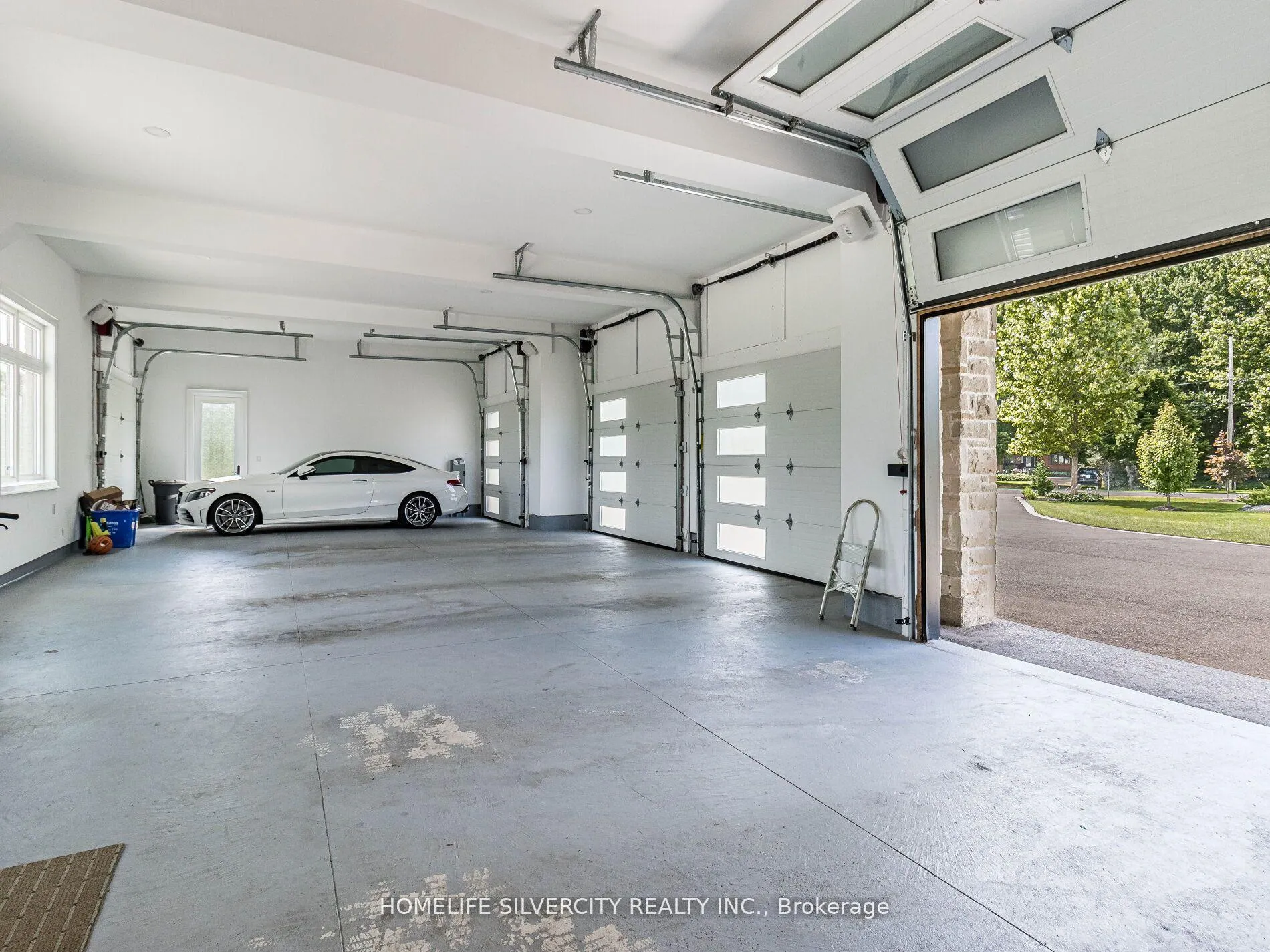 Photo 35 of 63 Poplar Street, Hamilton, Rural Ancaster — HOMEH
