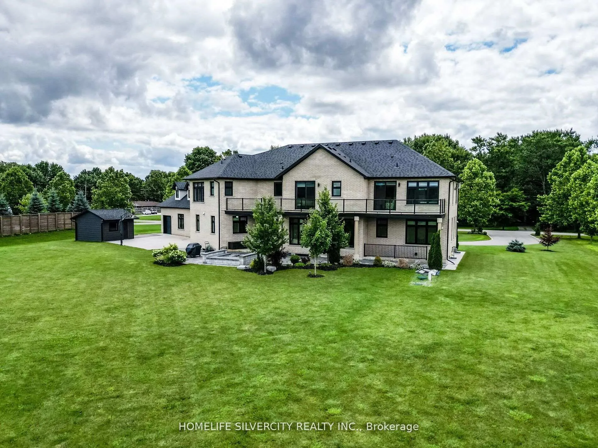 Photo 40 of 63 Poplar Street, Hamilton, Rural Ancaster — HOMEH