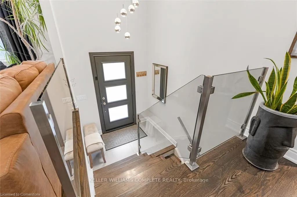 Photo 4 of 46 Terrace Drive, Hamilton, Dundas — HOMEH