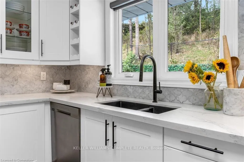 Photo 17 of 46 Terrace Drive, Hamilton, Dundas — HOMEH