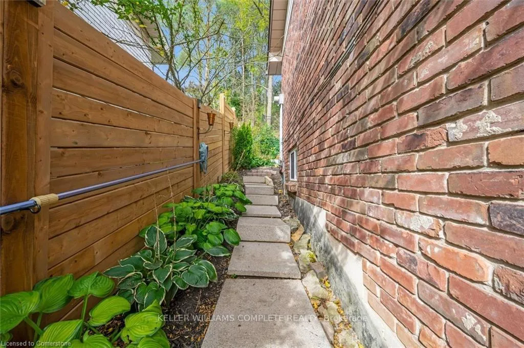Photo 39 of 46 Terrace Drive, Hamilton, Dundas — HOMEH
