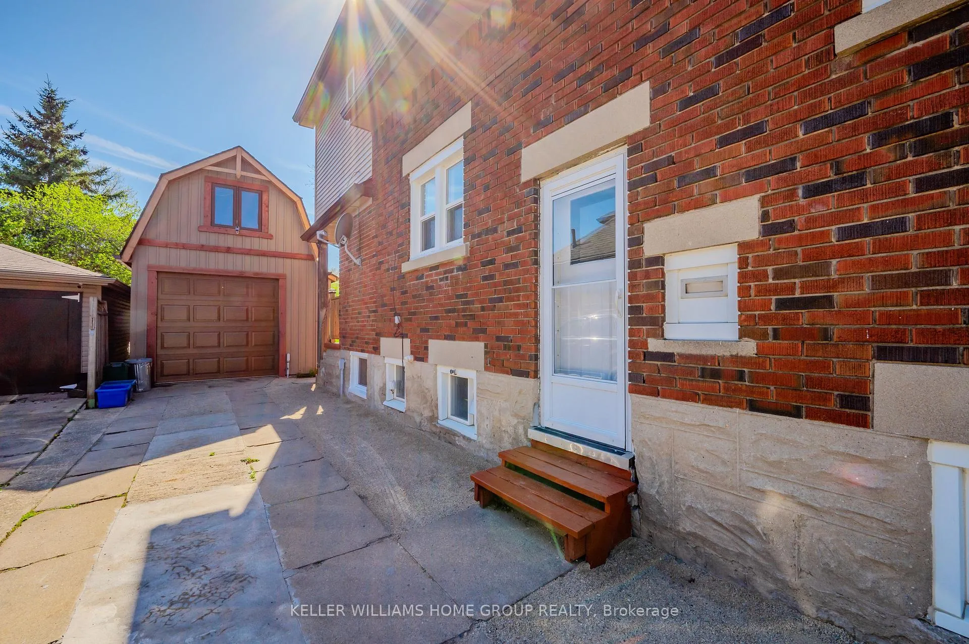 Photo 2 of 127 Mill Street, Kitchener — HOMEH