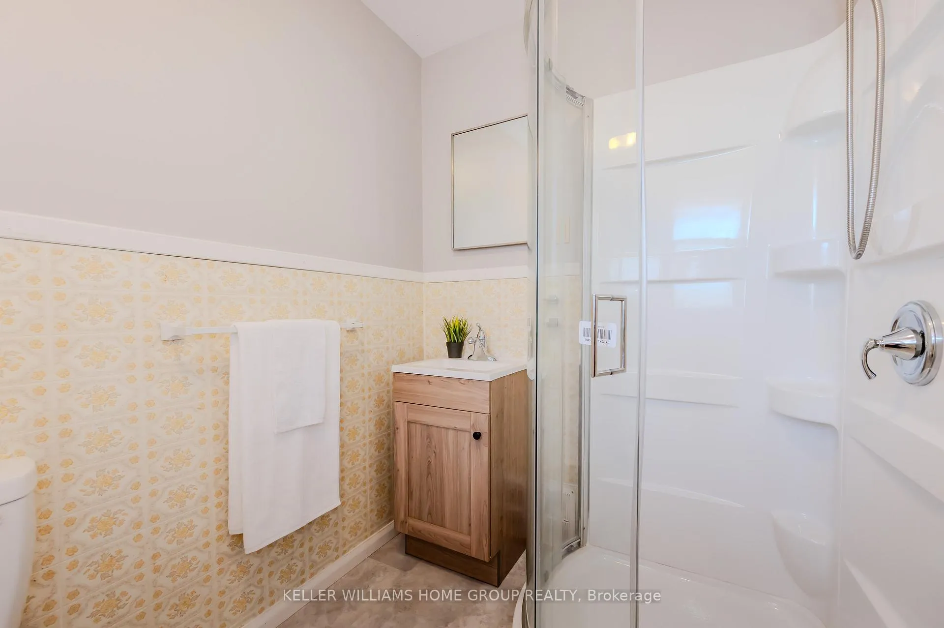 Photo 12 of 127 Mill Street, Kitchener — HOMEH