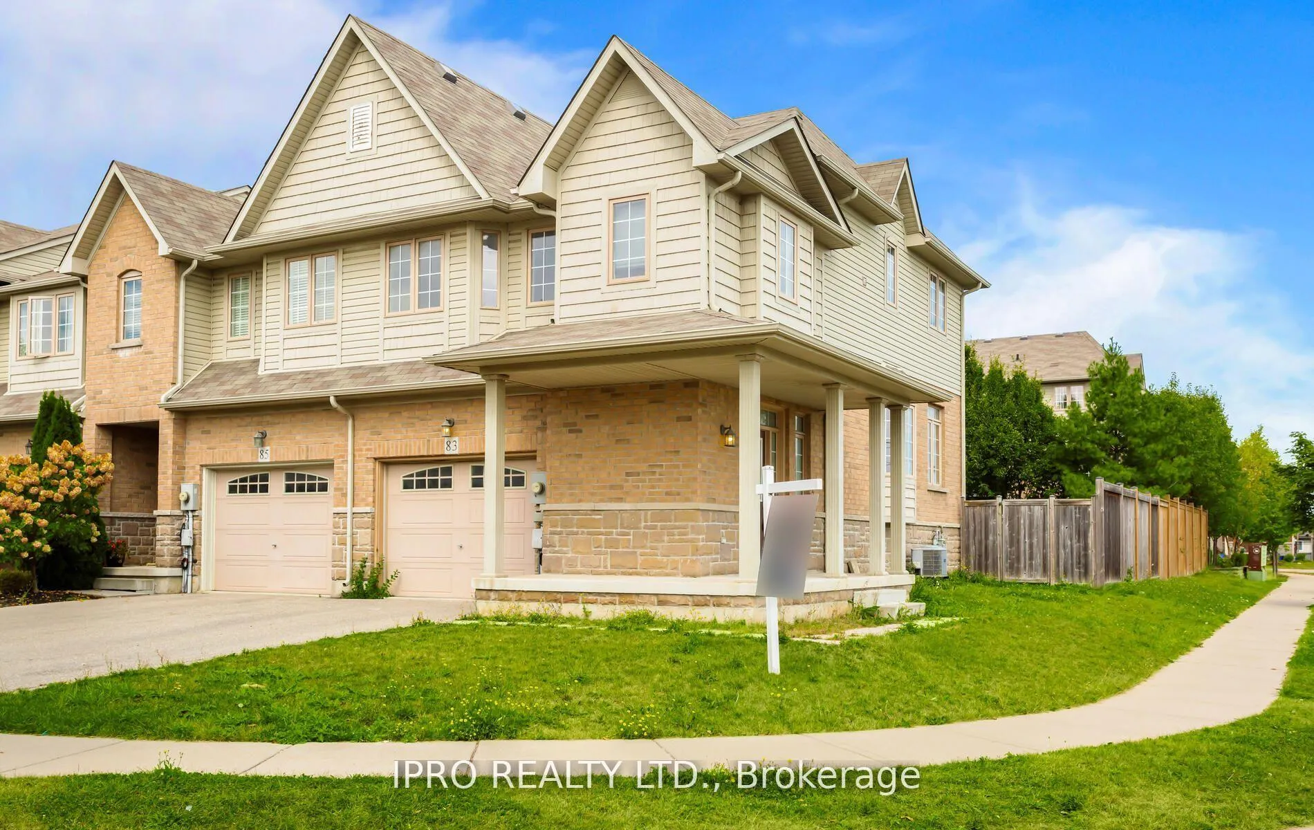Photo 2 of 83 Bankfield Crescent, Hamilton, Stoney Creek Mountain — HOMEH