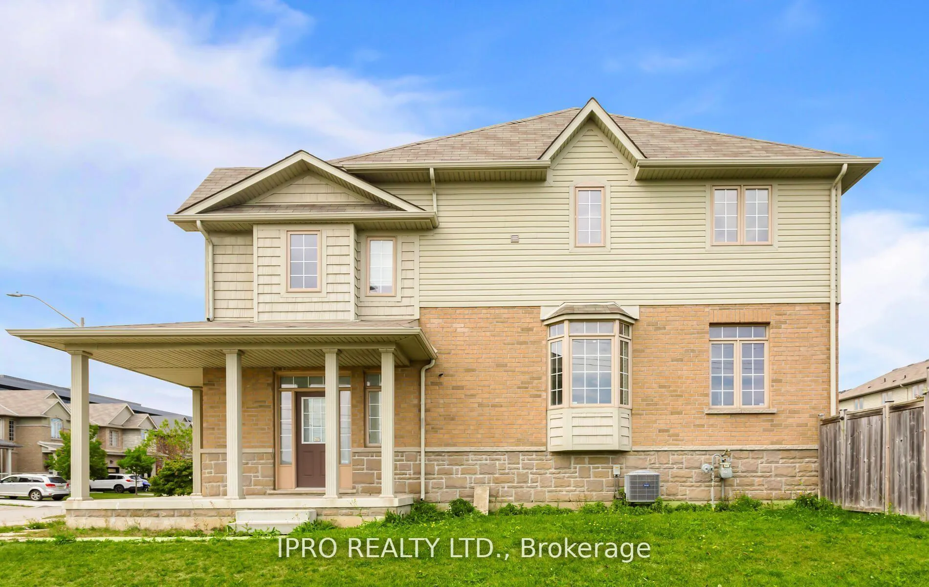 Photo 4 of 83 Bankfield Crescent, Hamilton, Stoney Creek Mountain — HOMEH