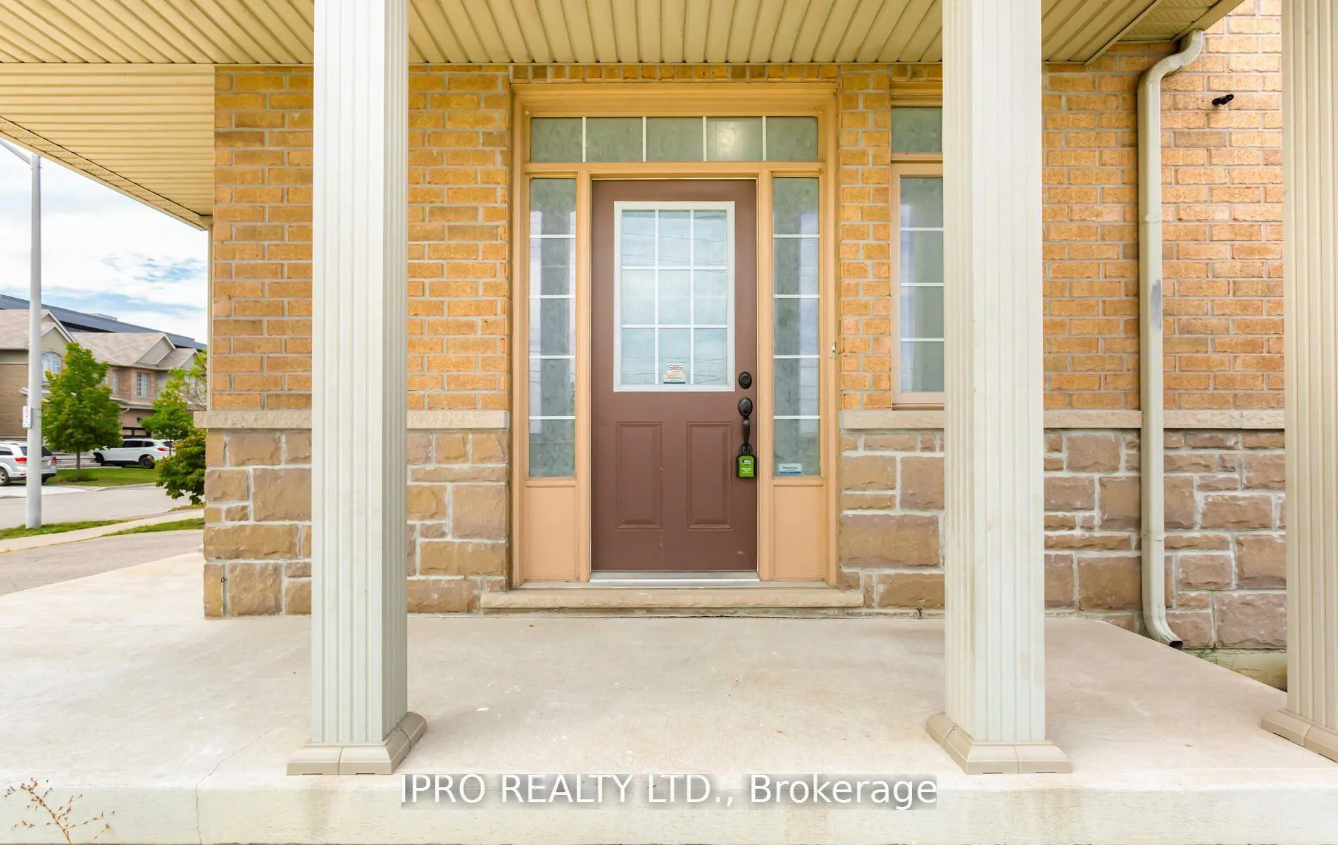 Photo 5 of 83 Bankfield Crescent, Hamilton, Stoney Creek Mountain — HOMEH
