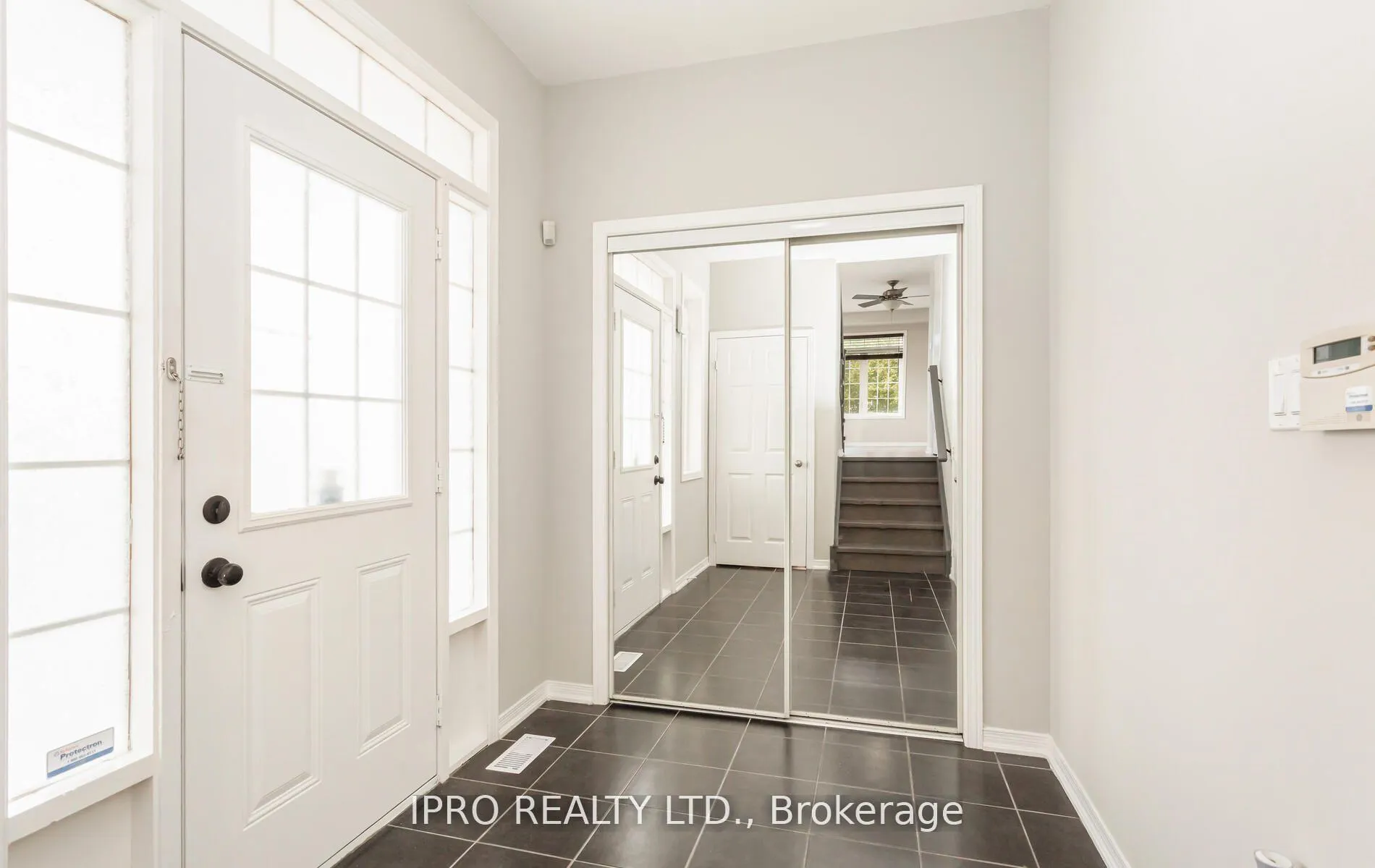 Photo 6 of 83 Bankfield Crescent, Hamilton, Stoney Creek Mountain — HOMEH