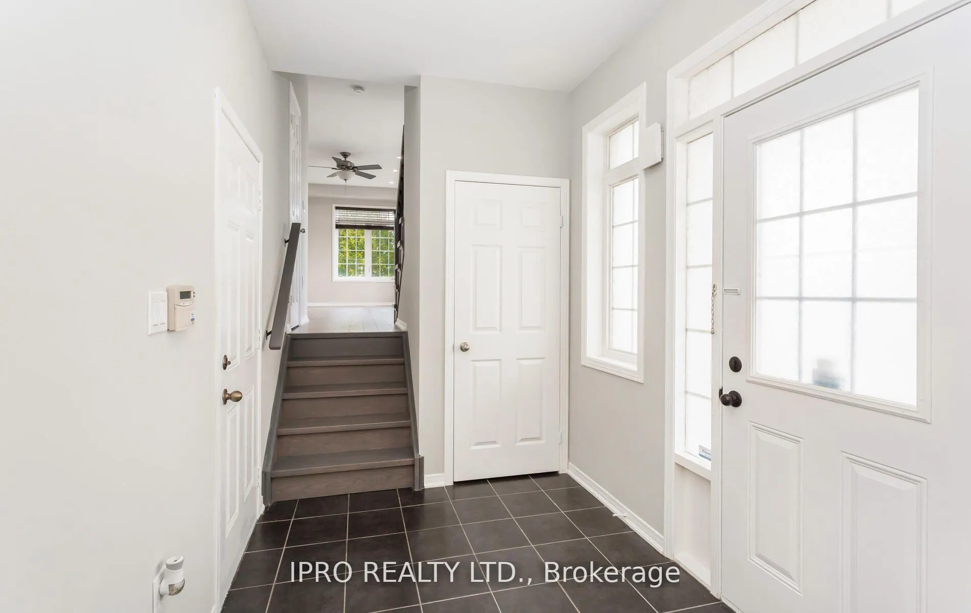 Photo 7 of 83 Bankfield Crescent, Hamilton, Stoney Creek Mountain — HOMEH