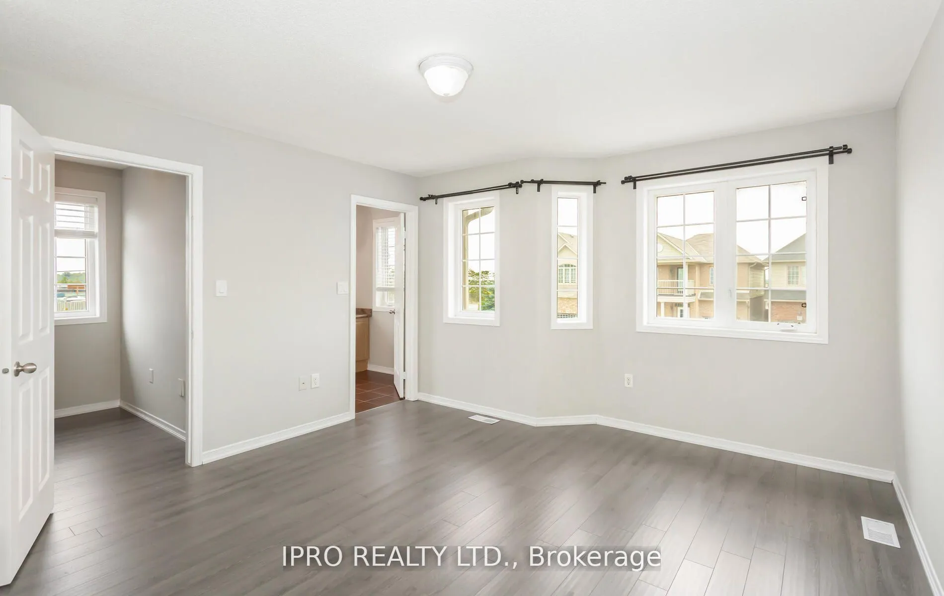 Photo 8 of 83 Bankfield Crescent, Hamilton, Stoney Creek Mountain — HOMEH