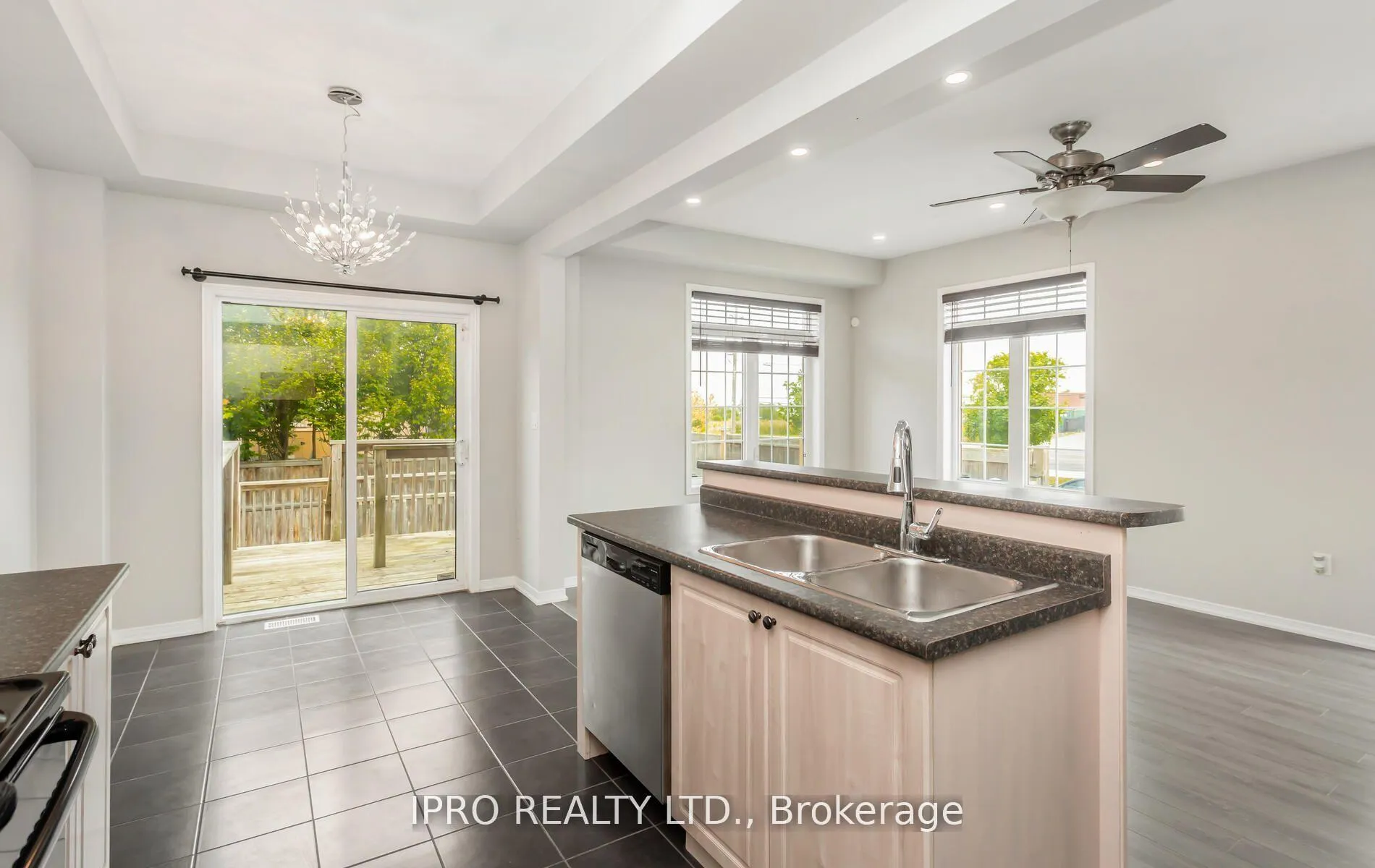 Photo 17 of 83 Bankfield Crescent, Hamilton, Stoney Creek Mountain — HOMEH