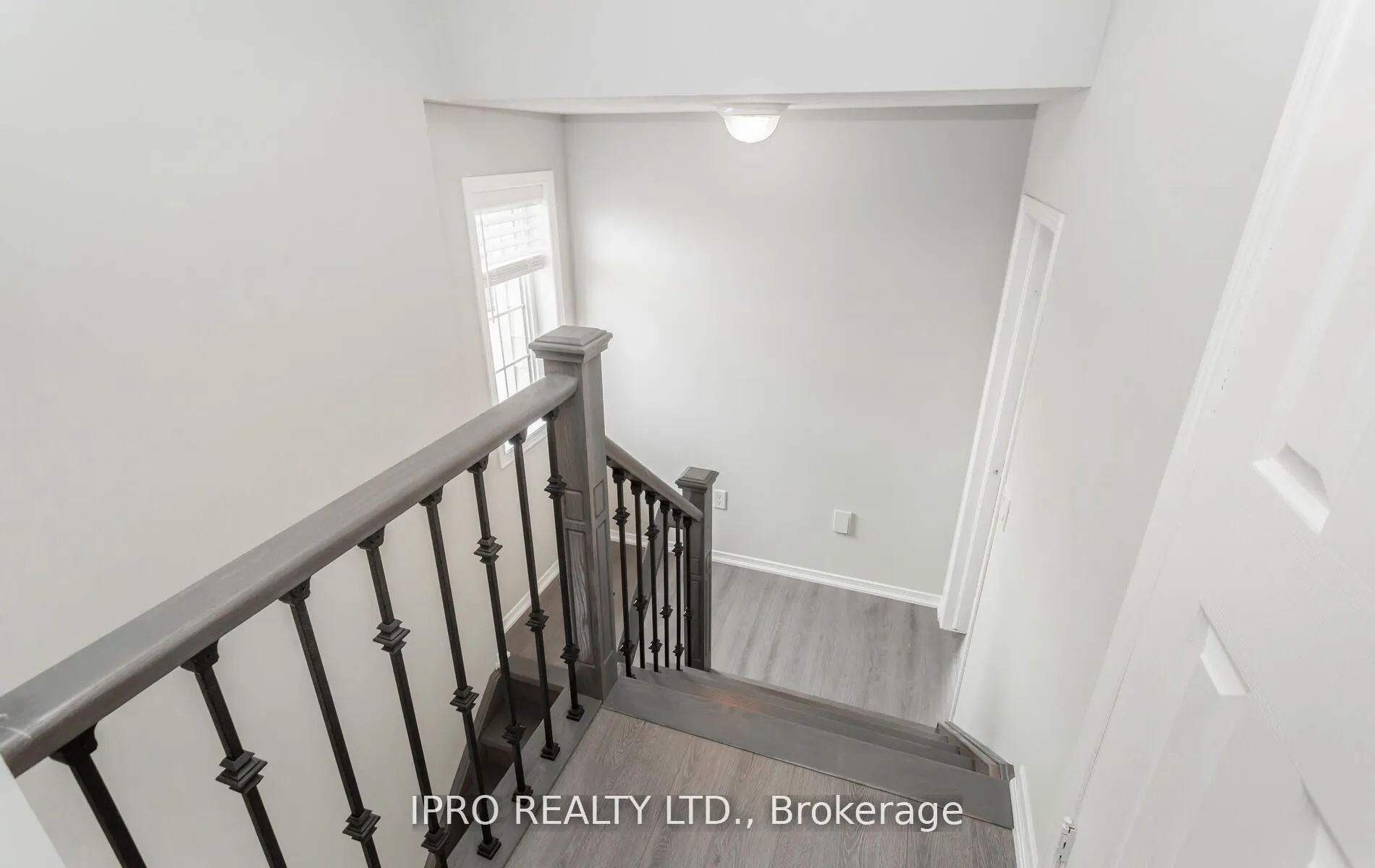 Photo 18 of 83 Bankfield Crescent, Hamilton, Stoney Creek Mountain — HOMEH