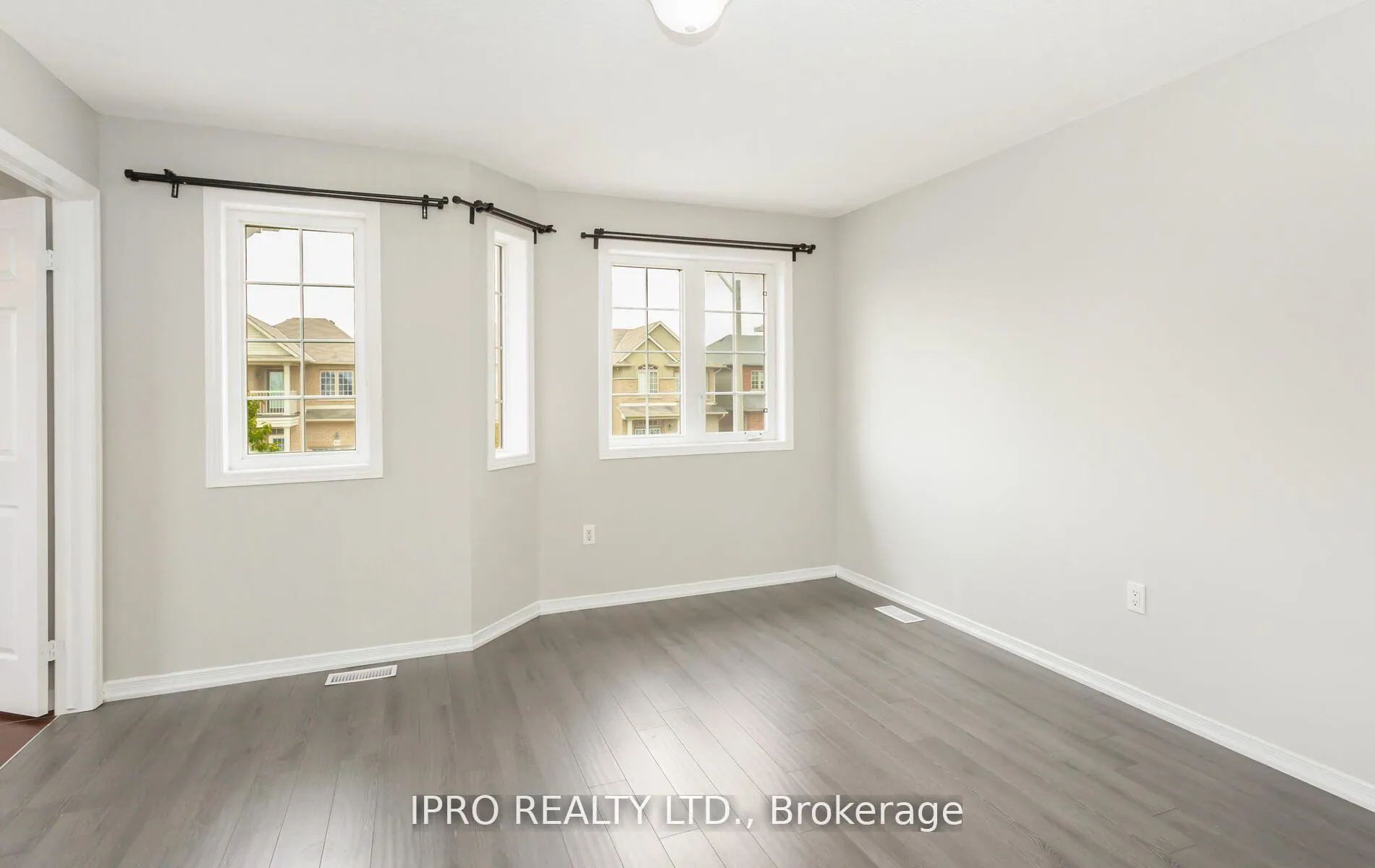 Photo 20 of 83 Bankfield Crescent, Hamilton, Stoney Creek Mountain — HOMEH