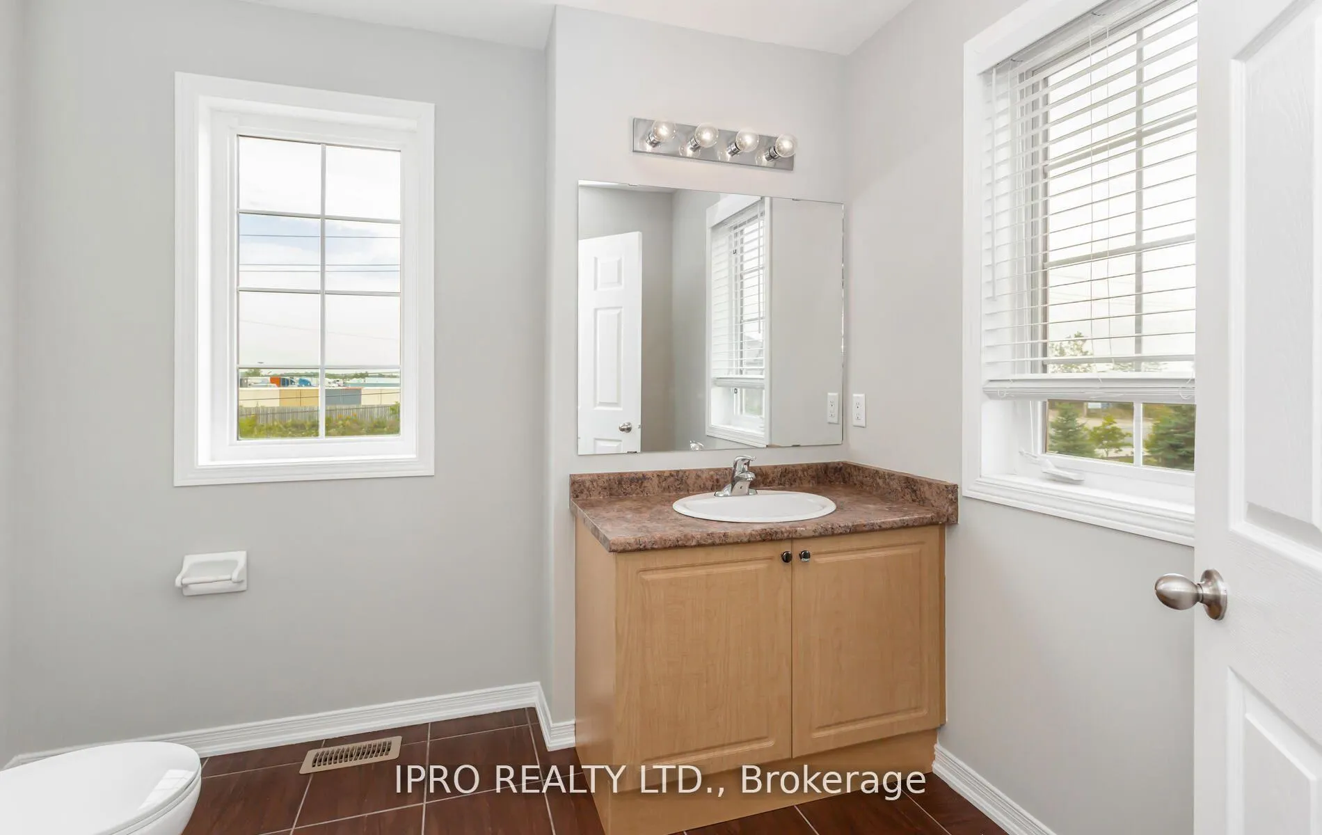 Photo 23 of 83 Bankfield Crescent, Hamilton, Stoney Creek Mountain — HOMEH