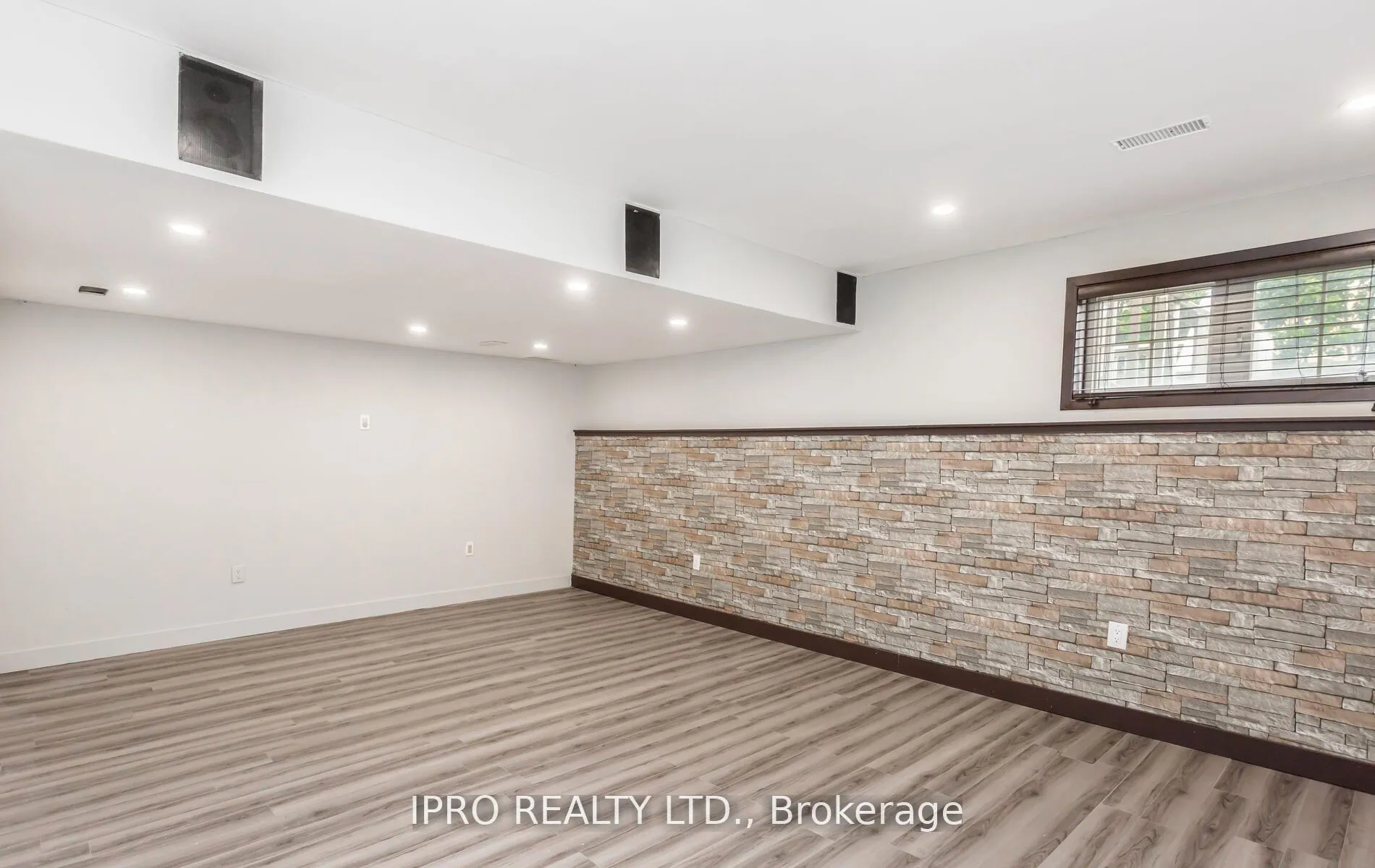 Photo 26 of 83 Bankfield Crescent, Hamilton, Stoney Creek Mountain — HOMEH