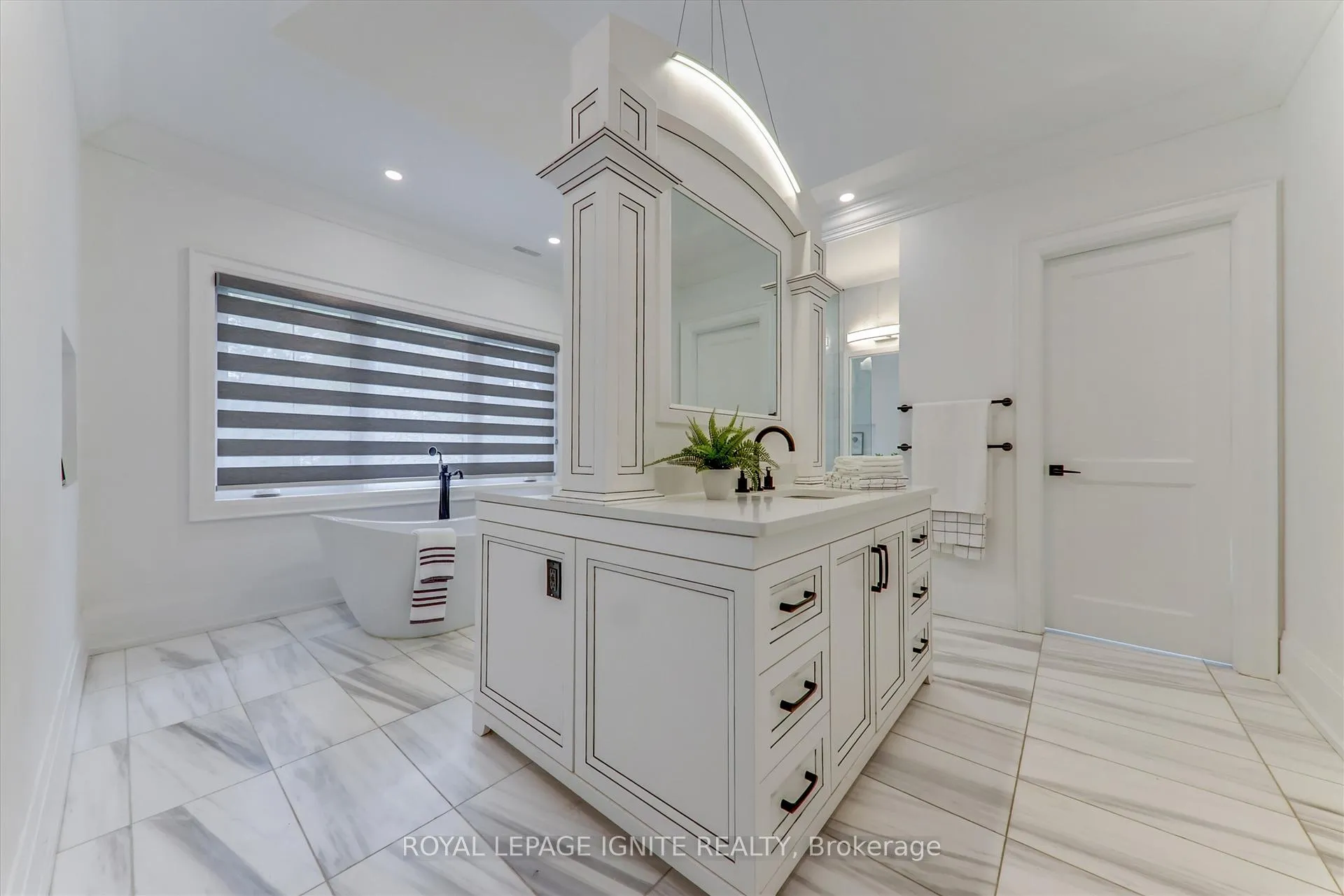 Photo 15 of 123 Baldwin Street, Whitby, Brooklin — HOMEH