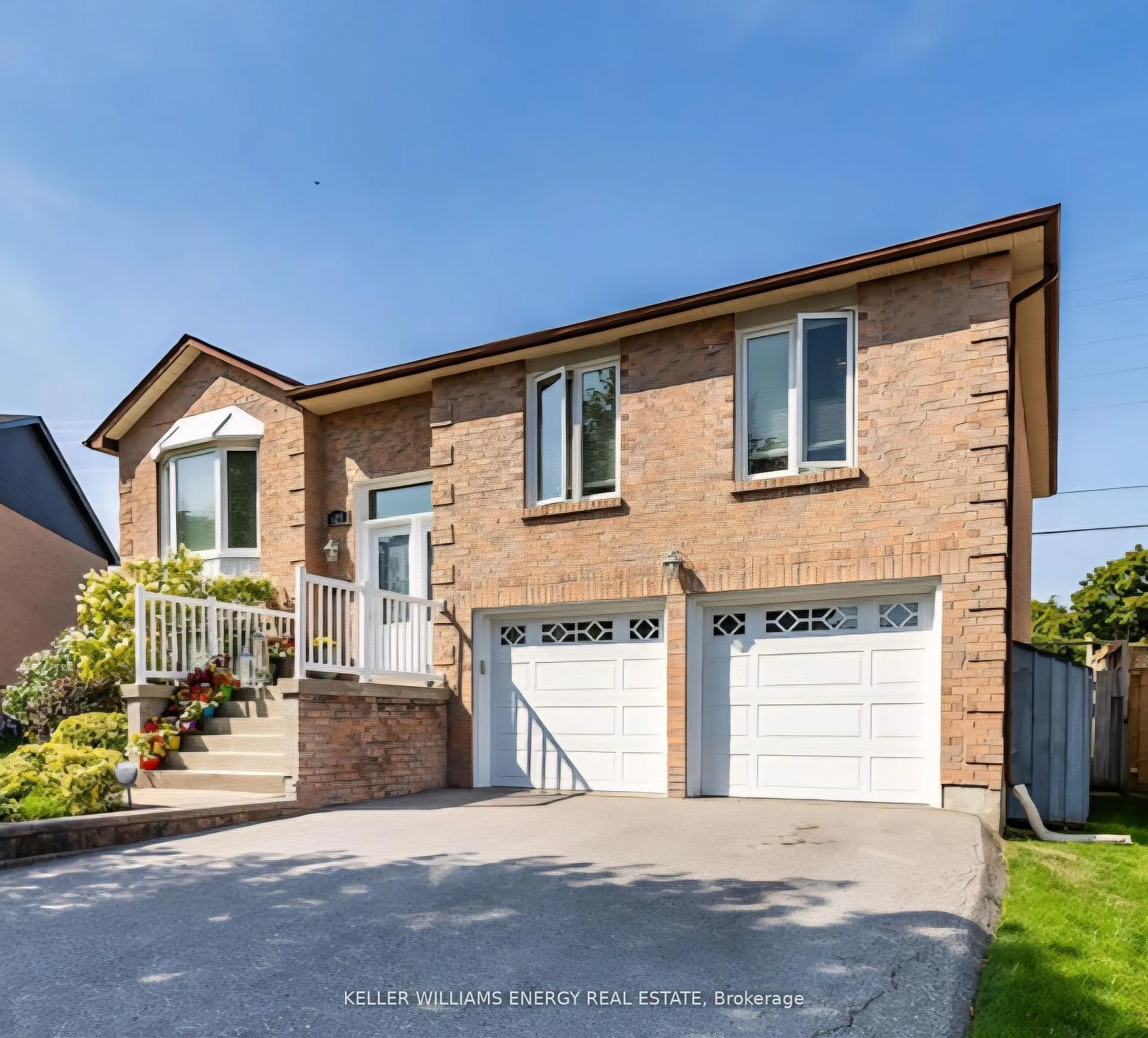 Front of 623 Dunrobin Court