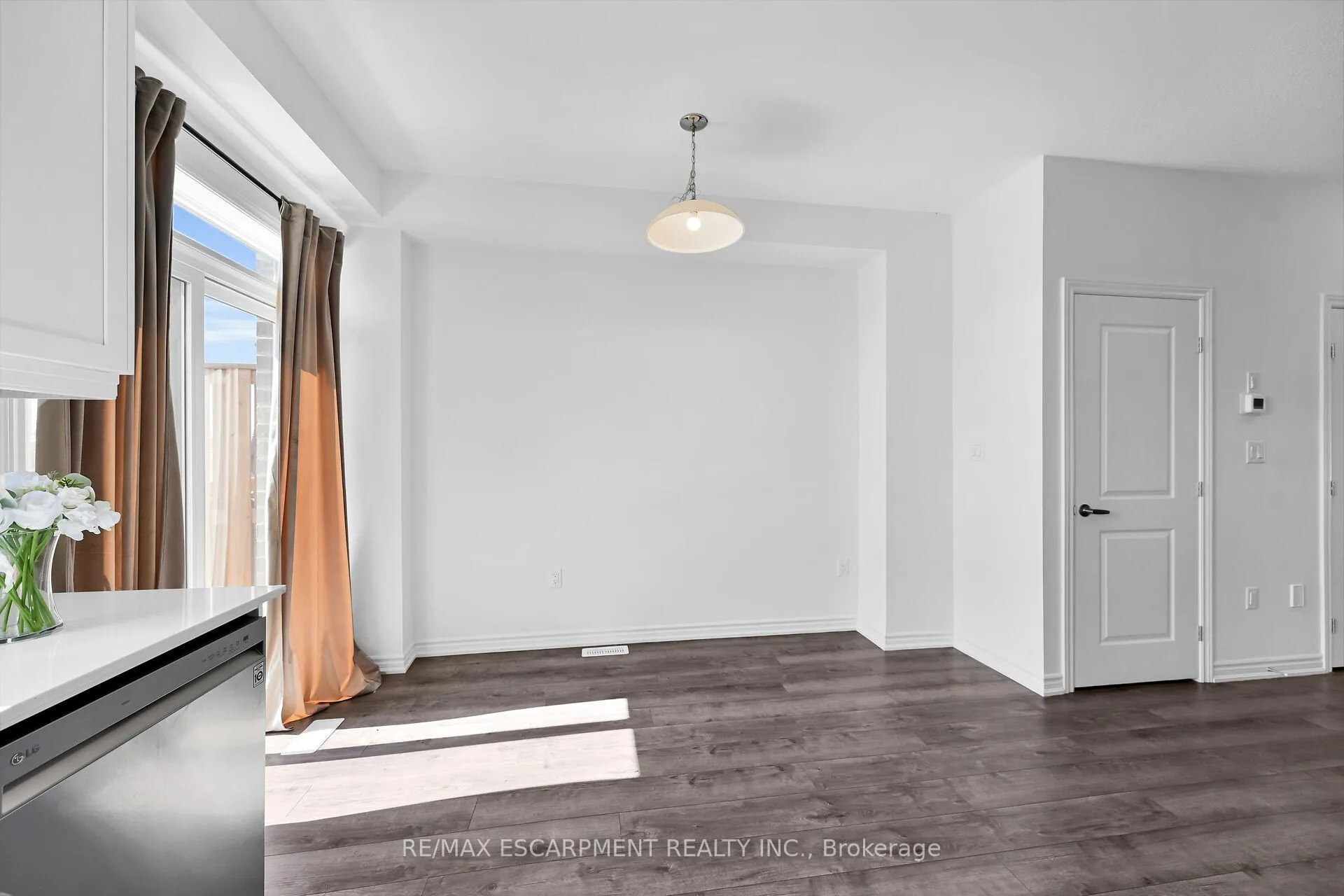 Photo 8 of Unit 42, 61 Soho Street, Hamilton, Stoney Creek Mountain — HOMEH