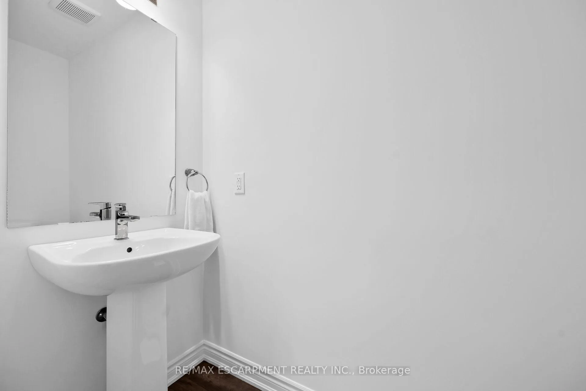 Photo 27 of Unit 42, 61 Soho Street, Hamilton, Stoney Creek Mountain — HOMEH