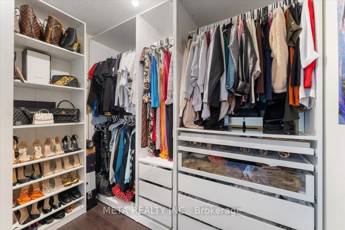 Photo 15 of 106 Thoroughbred Boulevard, Hamilton, Ancaster — HOMEH