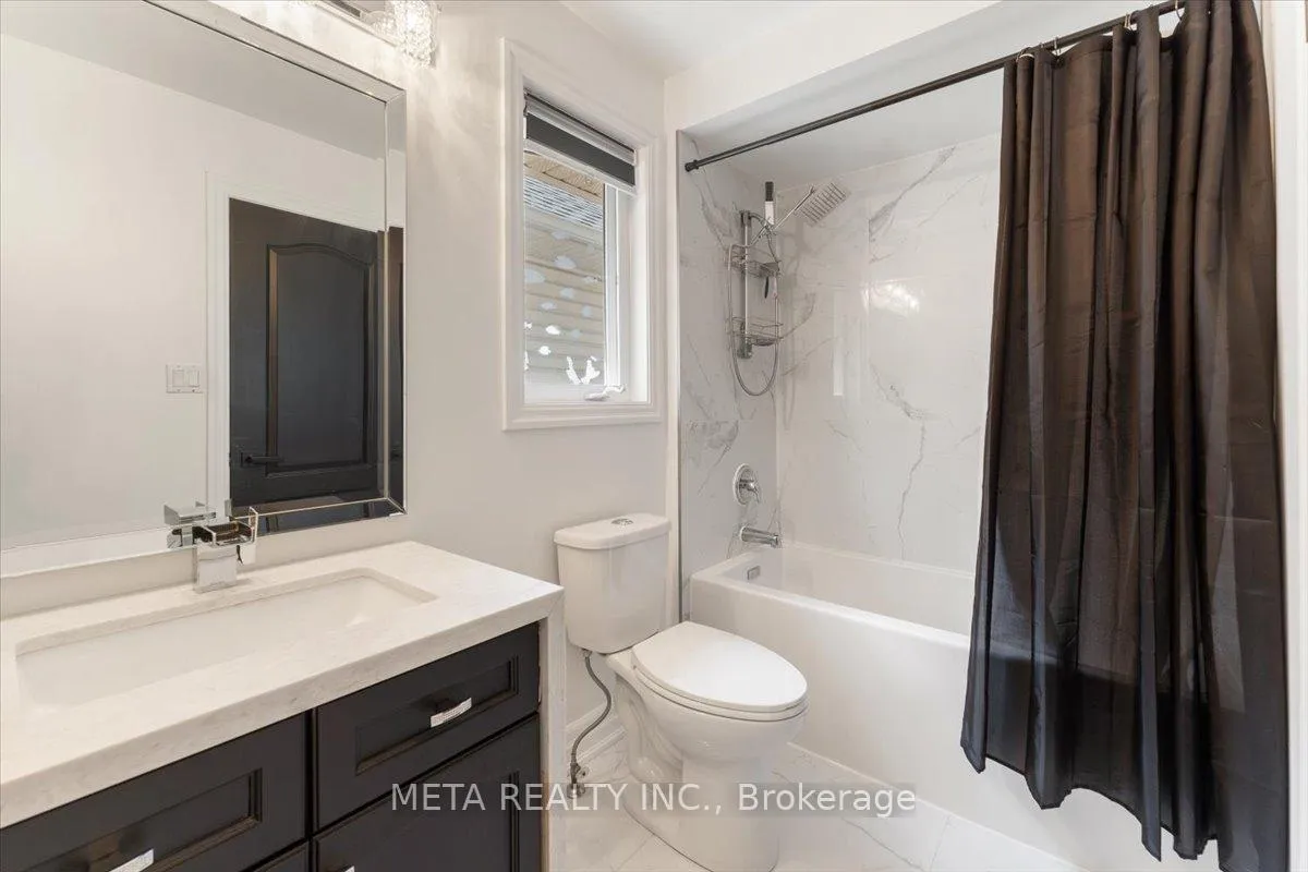 Photo 19 of 106 Thoroughbred Boulevard, Hamilton, Ancaster — HOMEH