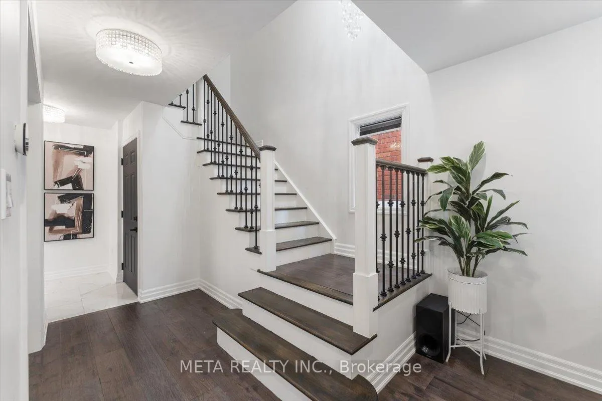Photo 20 of 106 Thoroughbred Boulevard, Hamilton, Ancaster — HOMEH