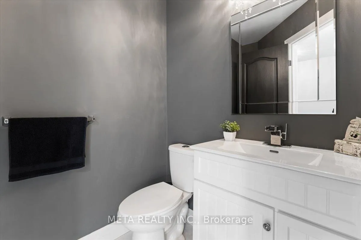 Photo 23 of 106 Thoroughbred Boulevard, Hamilton, Ancaster — HOMEH