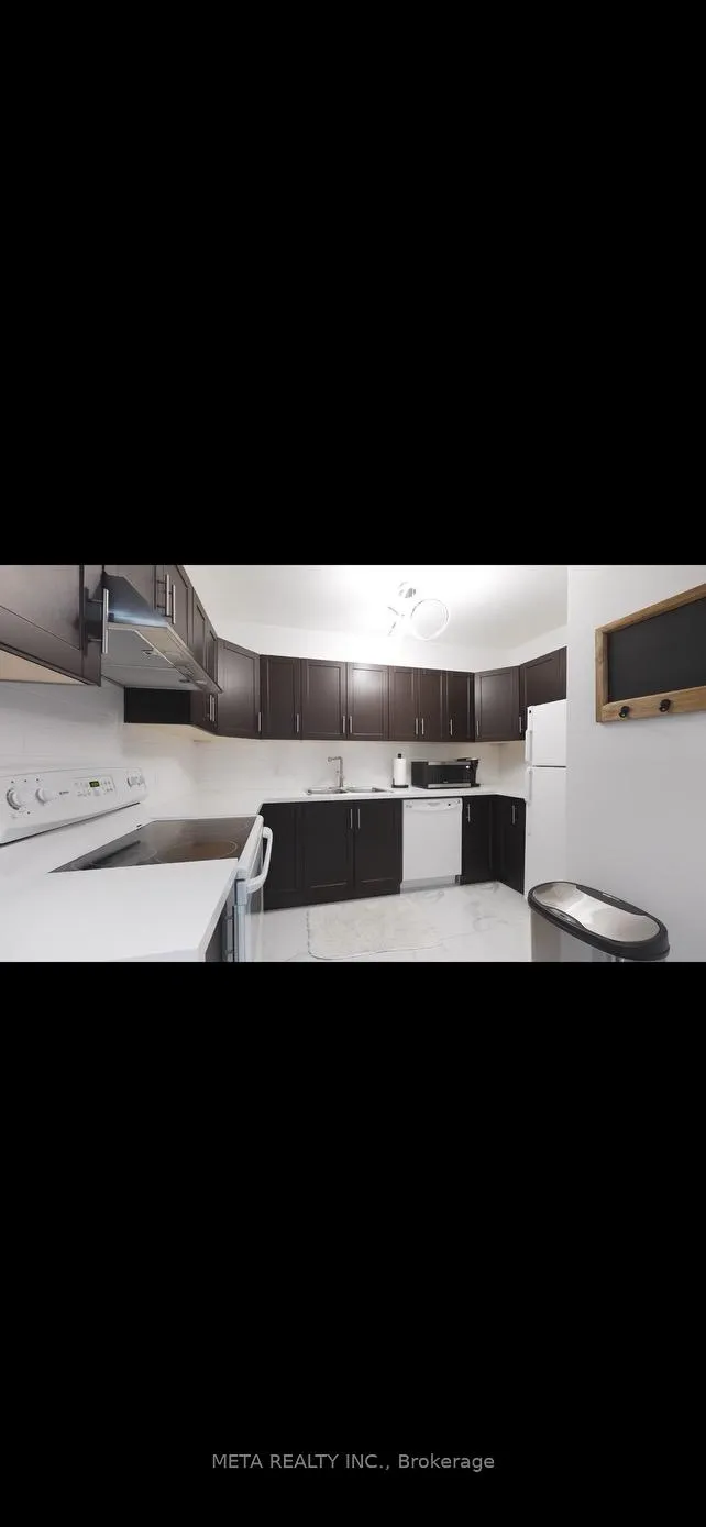 Photo 29 of 106 Thoroughbred Boulevard, Hamilton, Ancaster — HOMEH