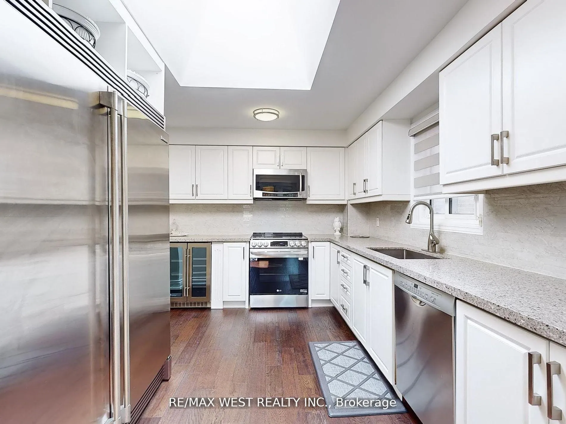 Photo 2 of 621 Ariel Crescent, Pickering, Amberlea — HOMEH
