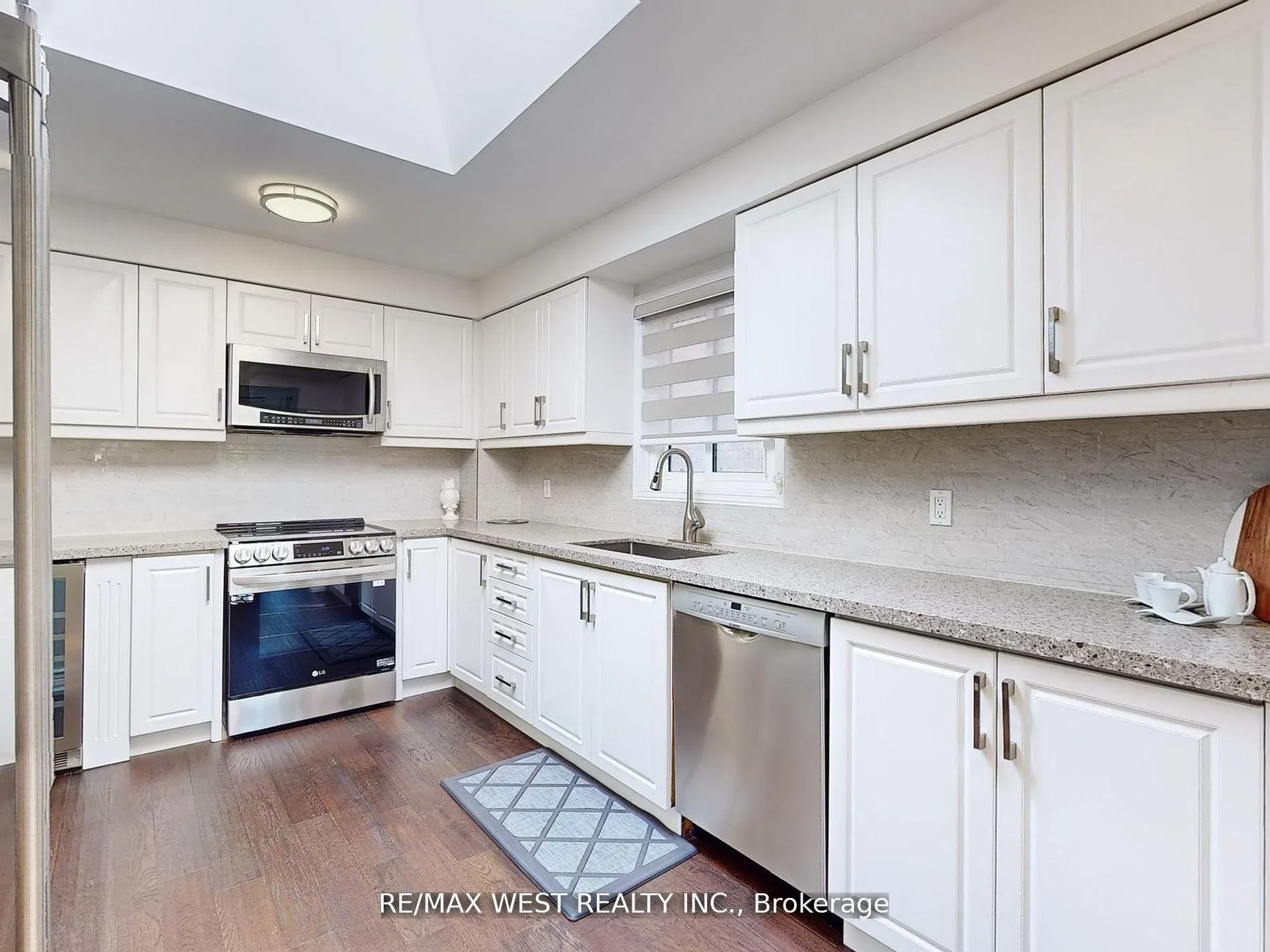 Photo 3 of 621 Ariel Crescent, Pickering, Amberlea — HOMEH