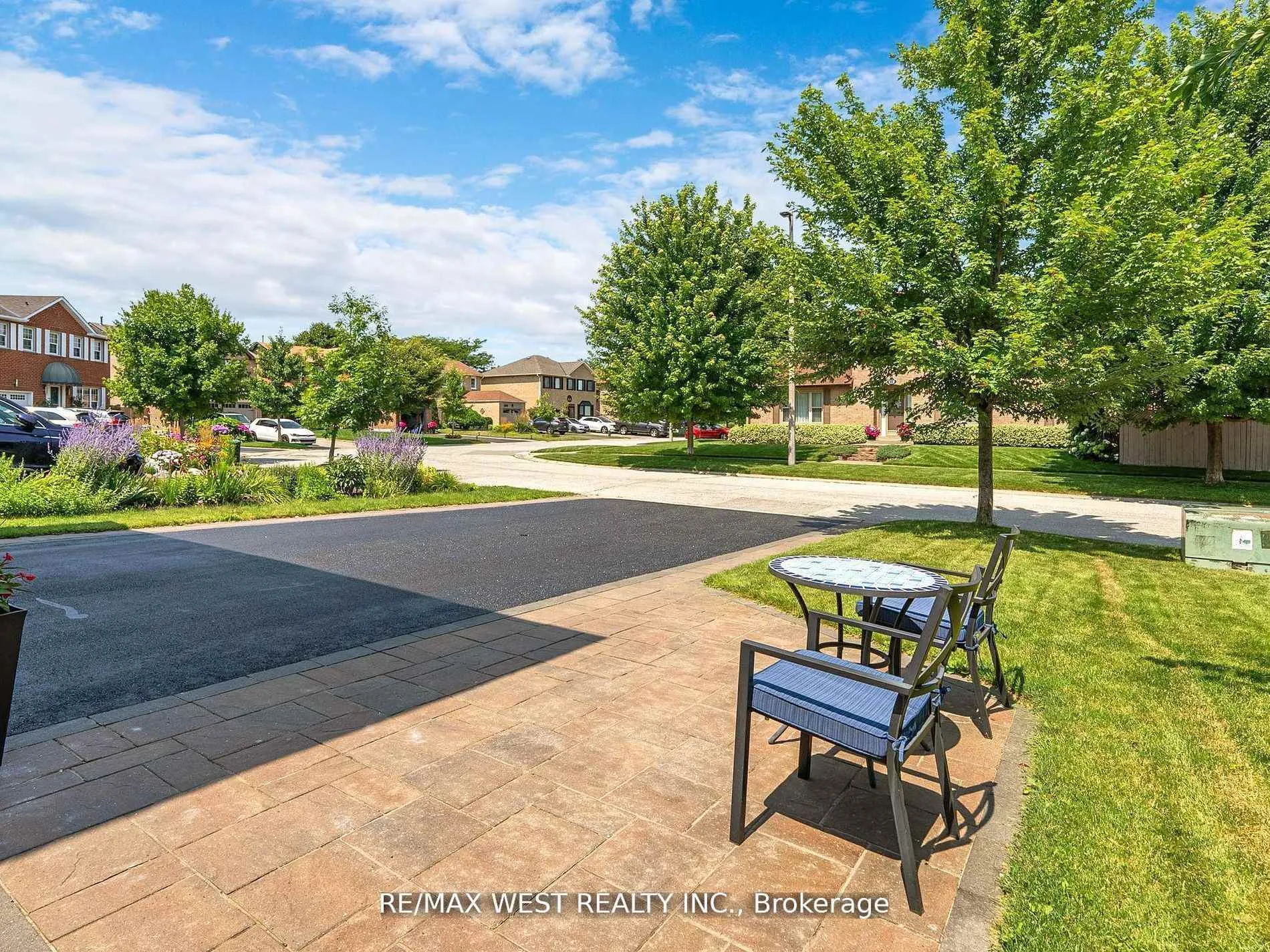 Photo 9 of 621 Ariel Crescent, Pickering, Amberlea — HOMEH