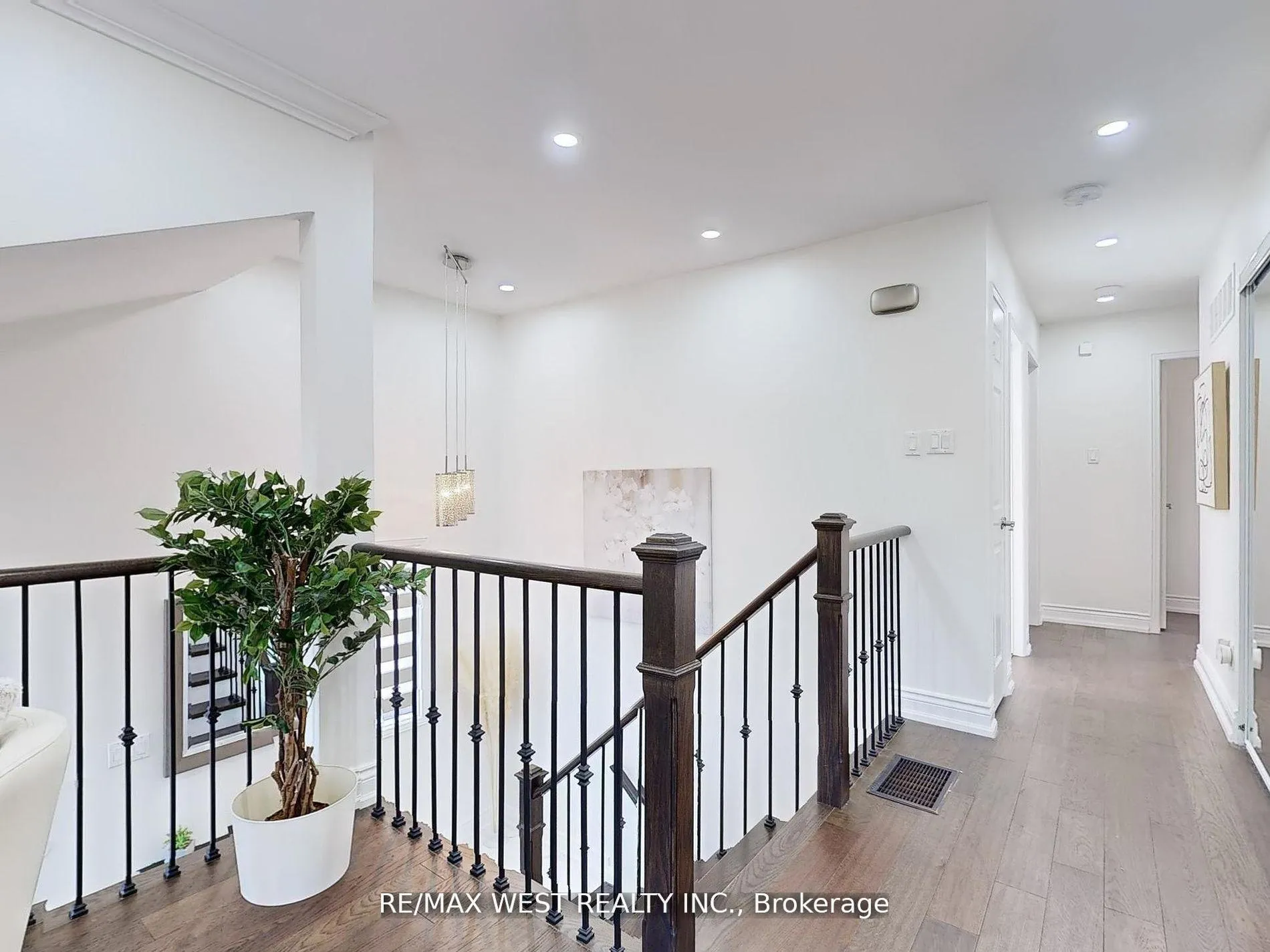 Photo 16 of 621 Ariel Crescent, Pickering, Amberlea — HOMEH