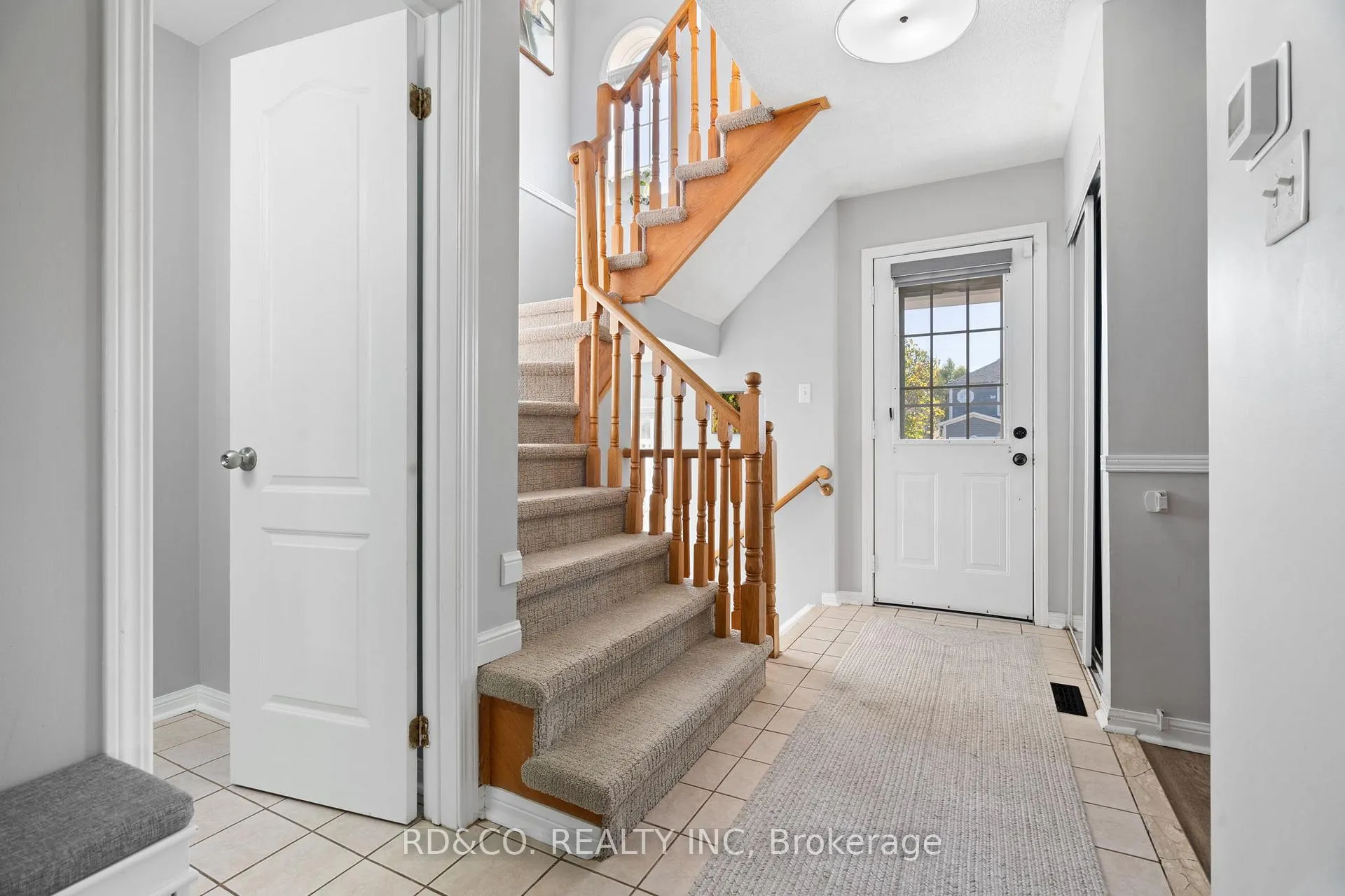 Photo 3 of 22 Beacham Crescent, Clarington, Newcastle — HOMEH