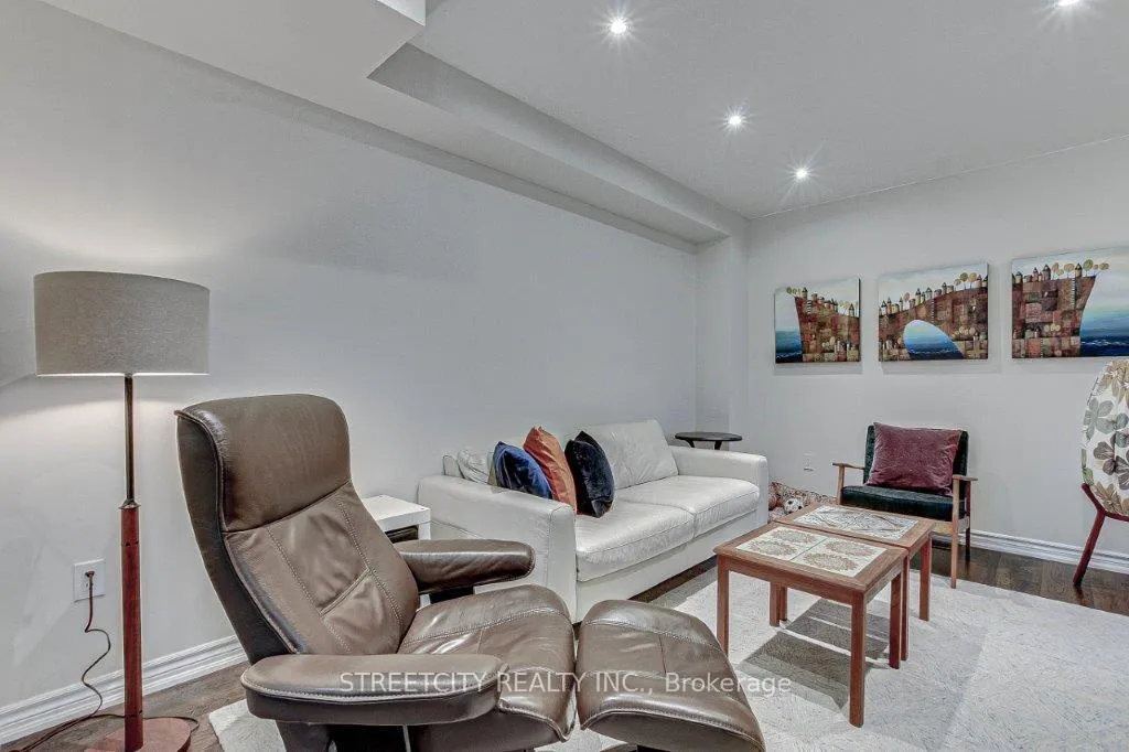Photo 7 of Unit 6, 701 Homer Watson Boulevard, Kitchener — HOMEH