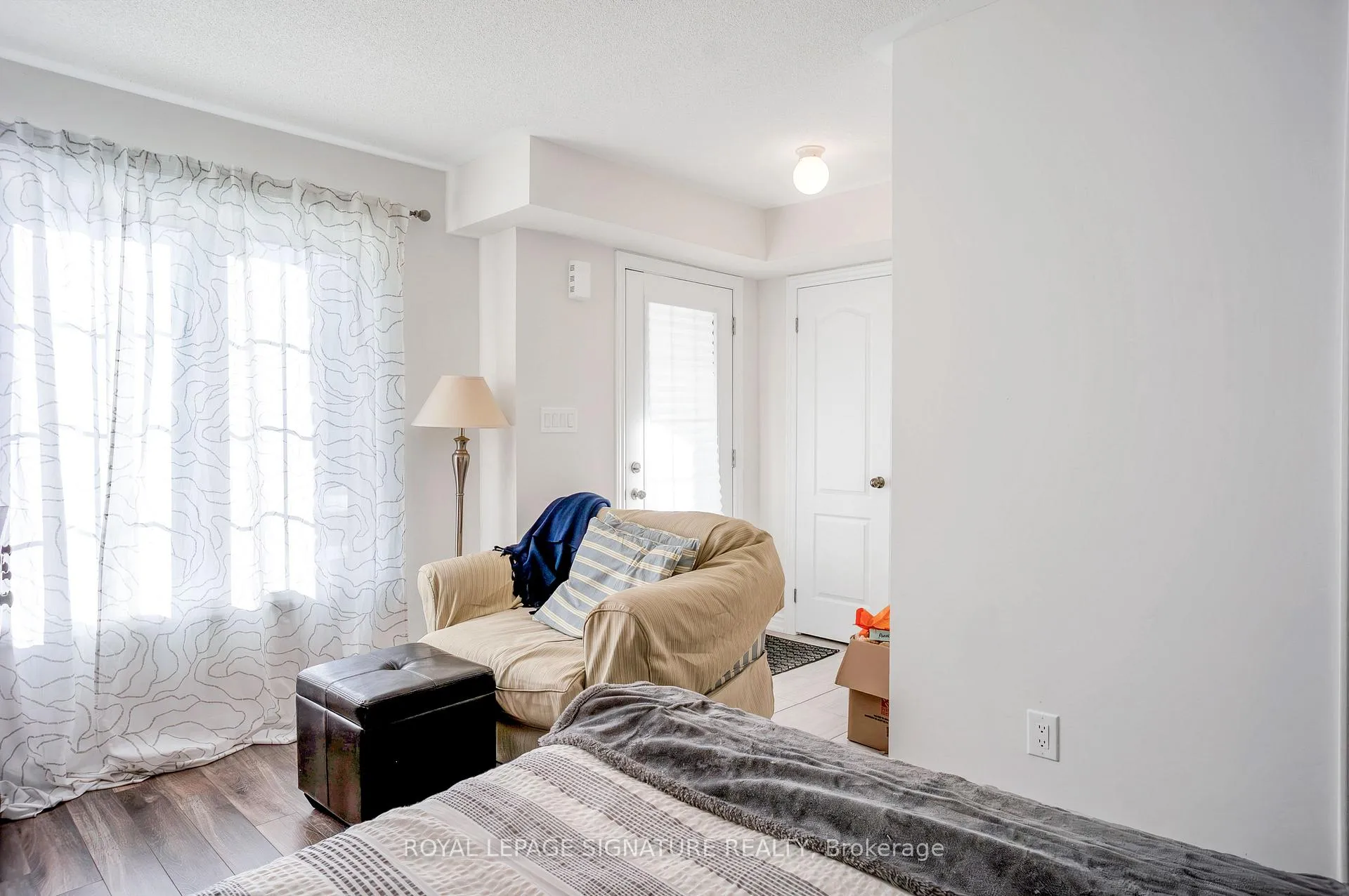 Photo 5 of 31 Honey Crisp Lane, Clarington, Bowmanville — HOMEH