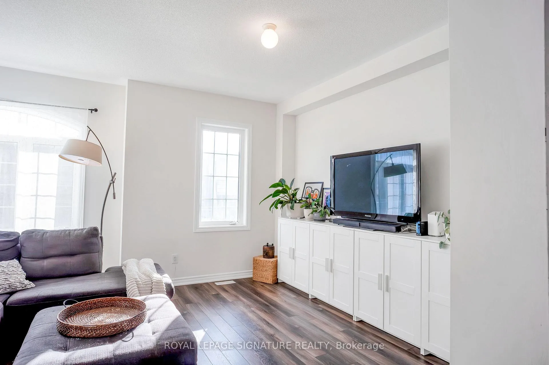 Photo 6 of 31 Honey Crisp Lane, Clarington, Bowmanville — HOMEH