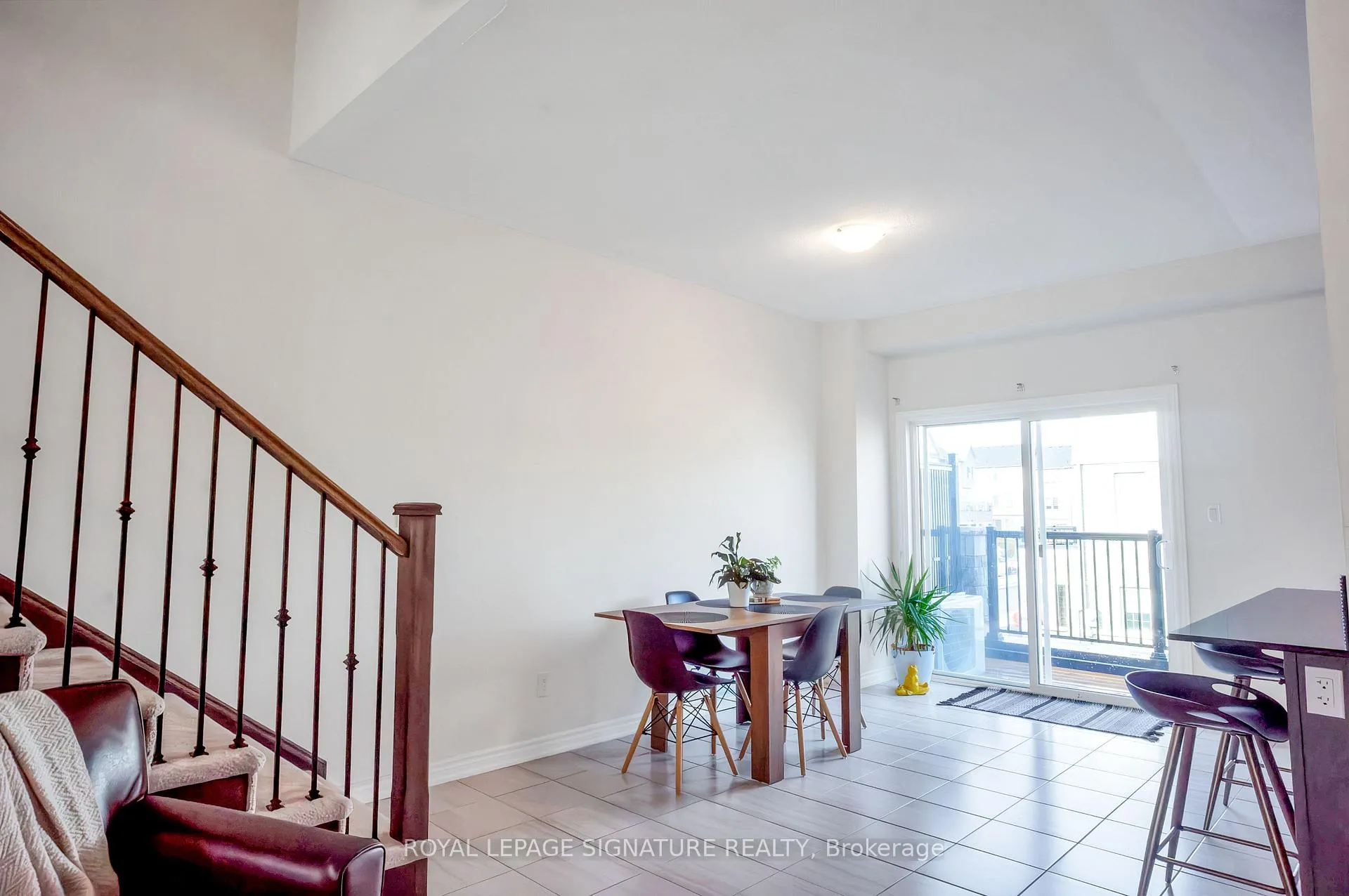 Photo 10 of 31 Honey Crisp Lane, Clarington, Bowmanville — HOMEH
